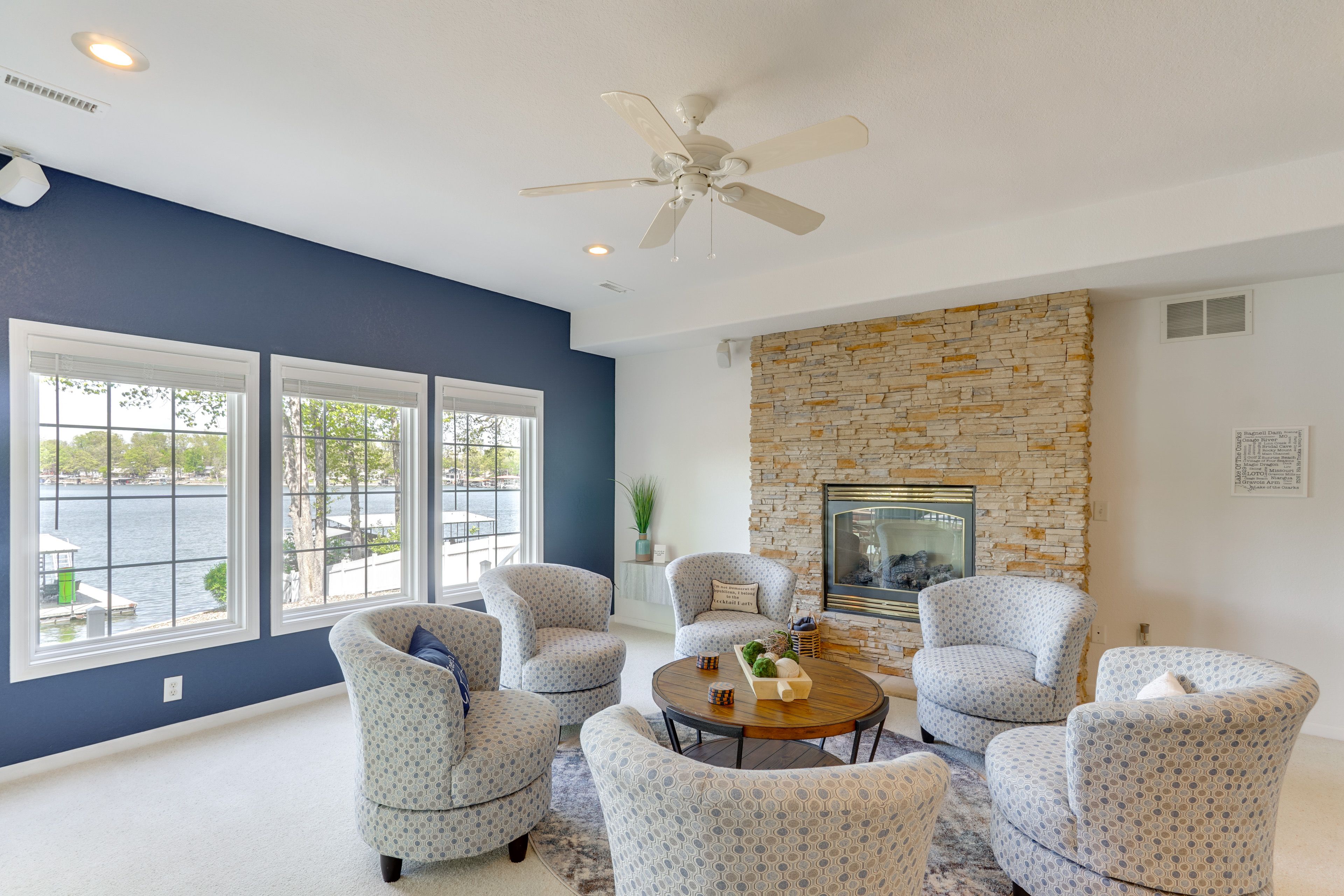 Downstairs Living Room | Wet Bar
