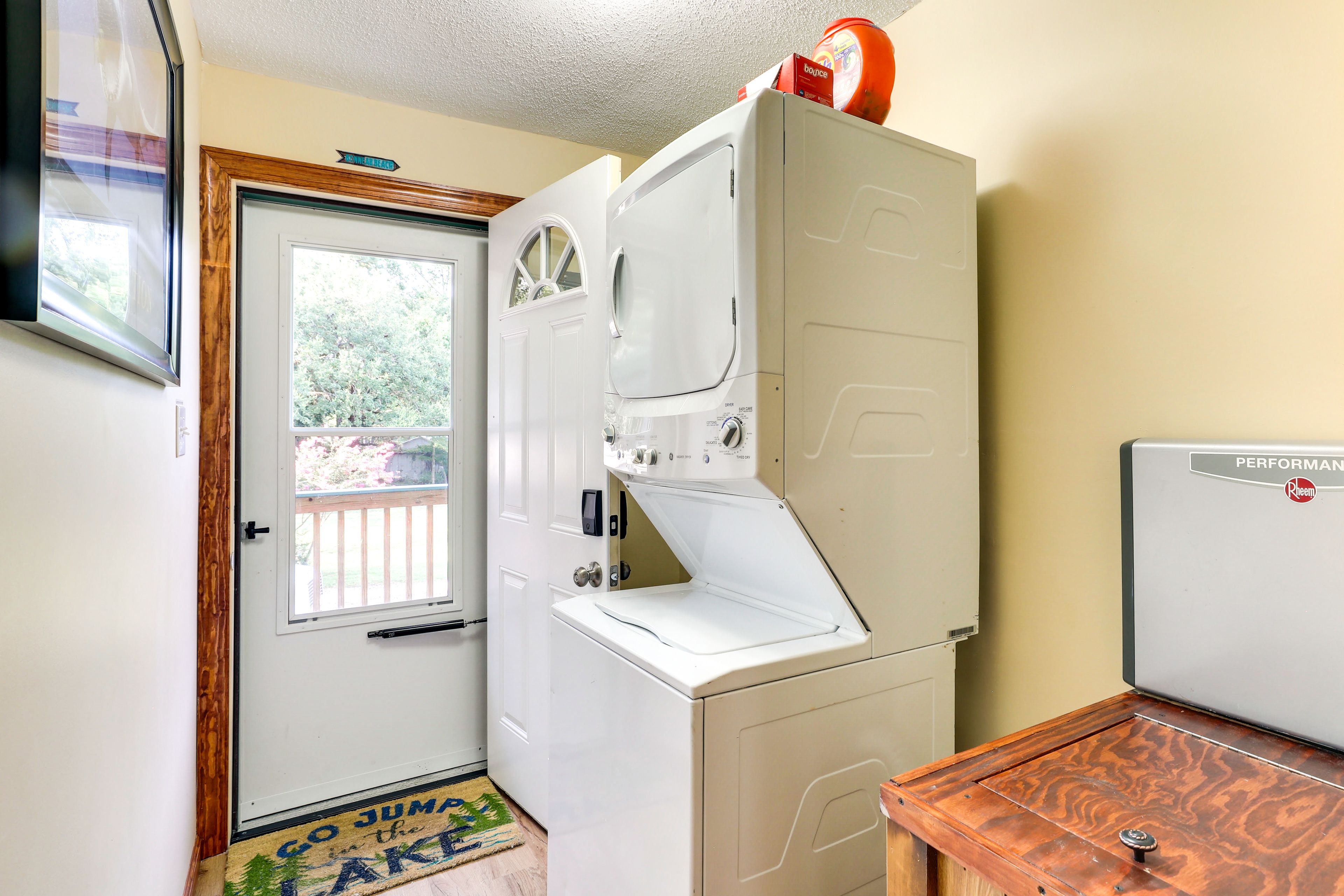 Washer & Dryer | Detergent Provided
