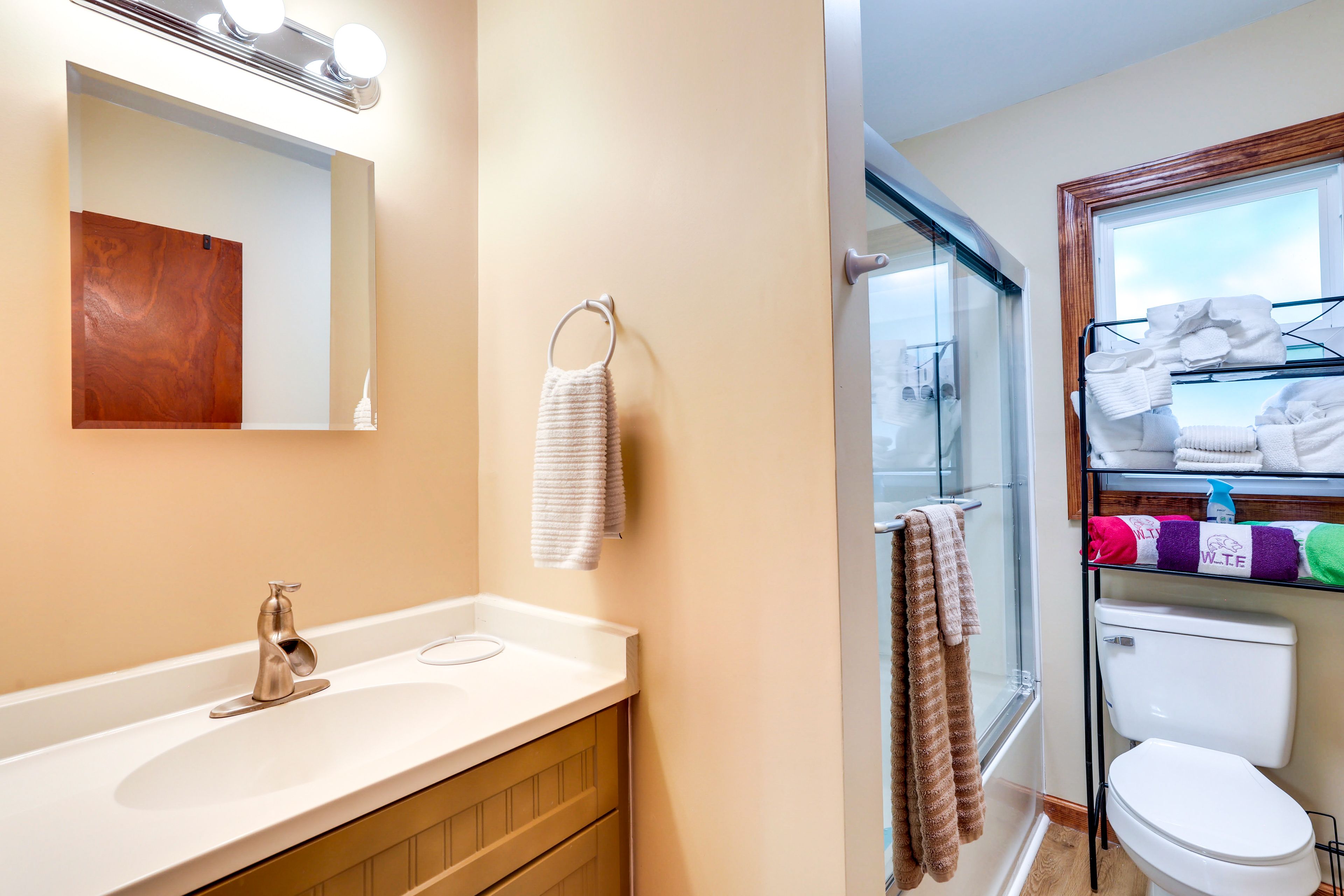 Full Bath | Complimentary Toiletries | Towels Provided