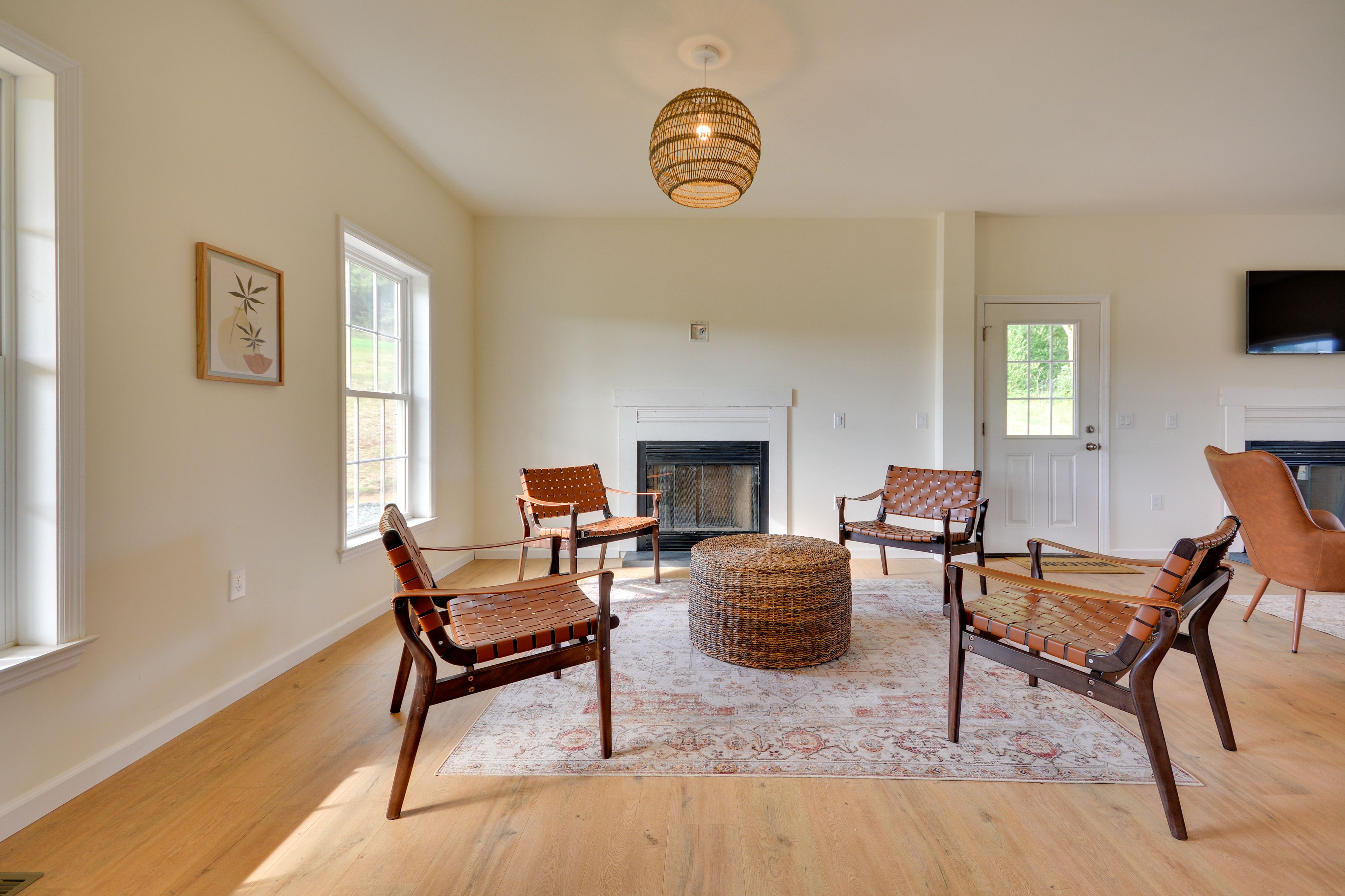 Living Room | Fireplaces | Central A/C & Heating