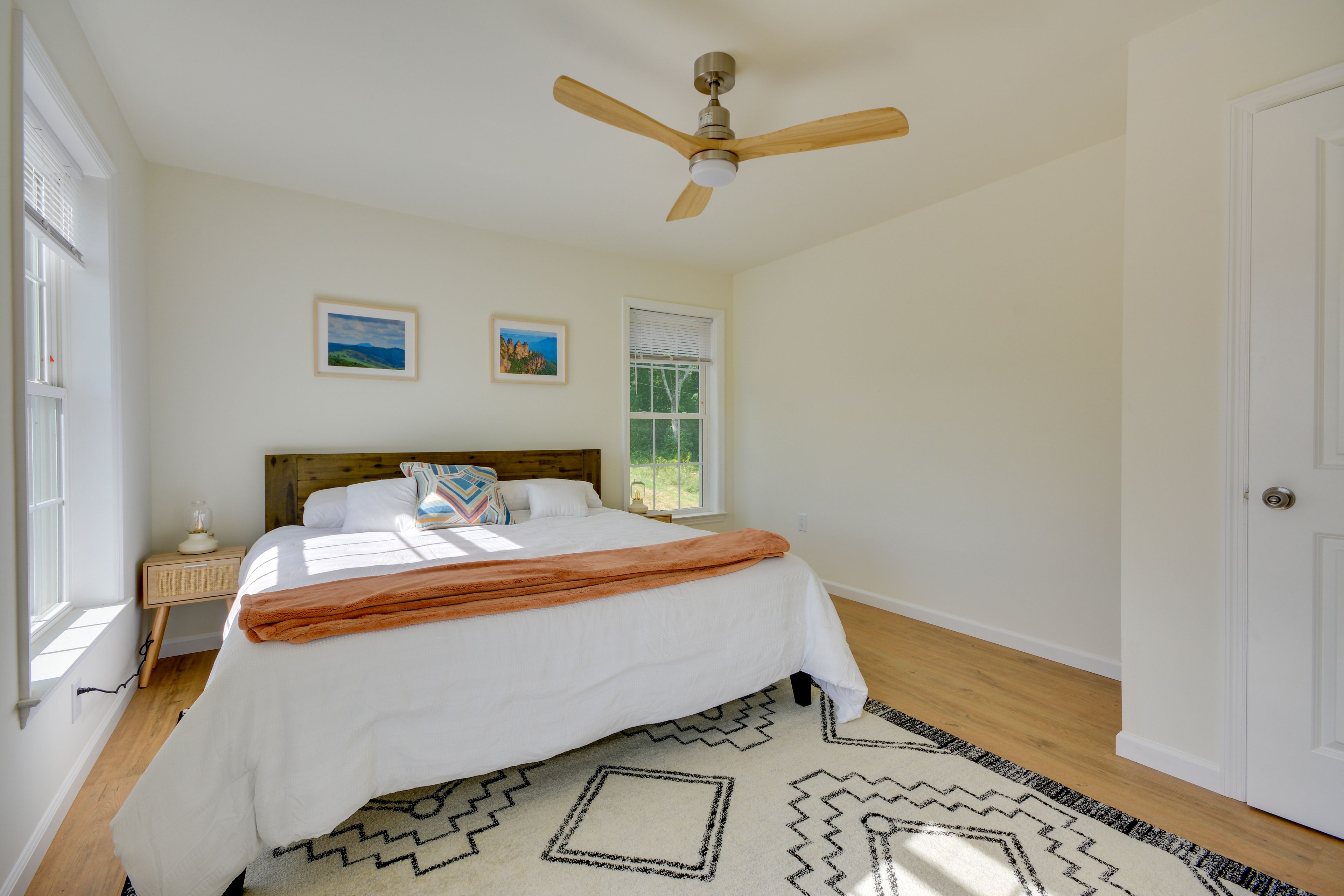 Bedroom 1 | King Bed | Linens & Towels Provided