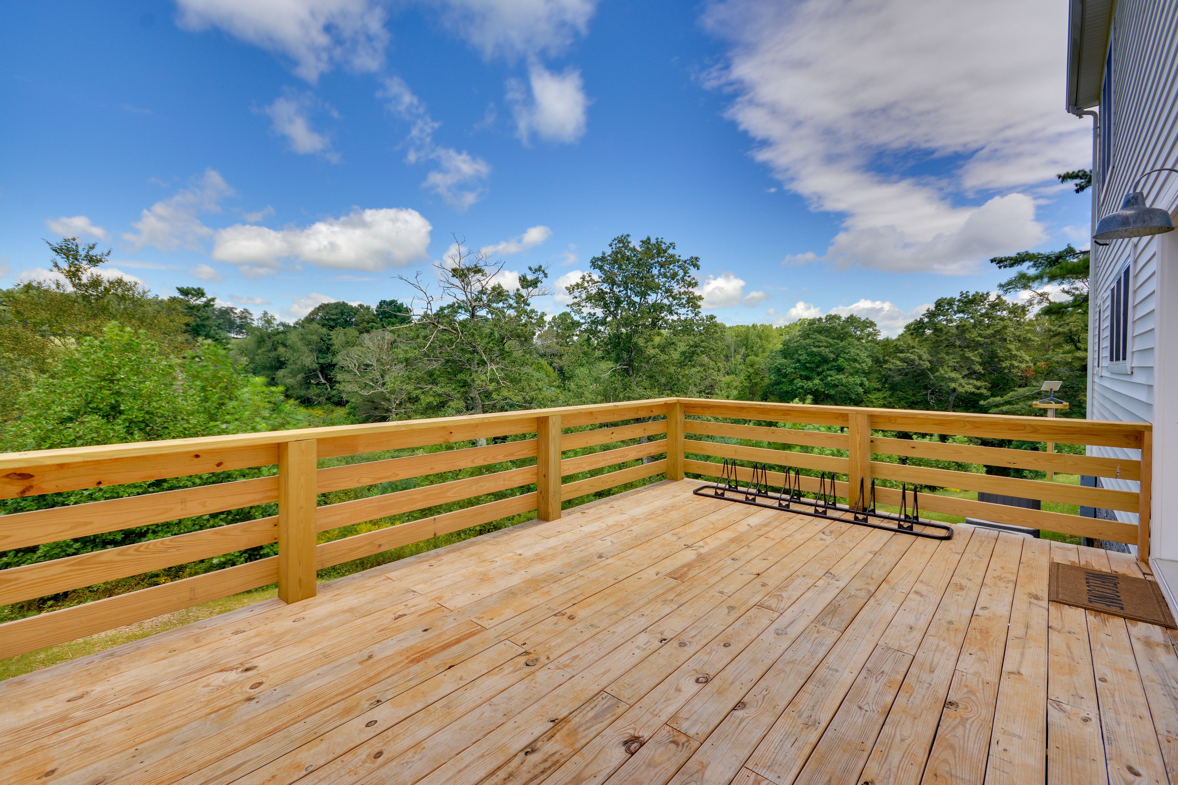 Deck | Charcoal Grill | Fire Pit