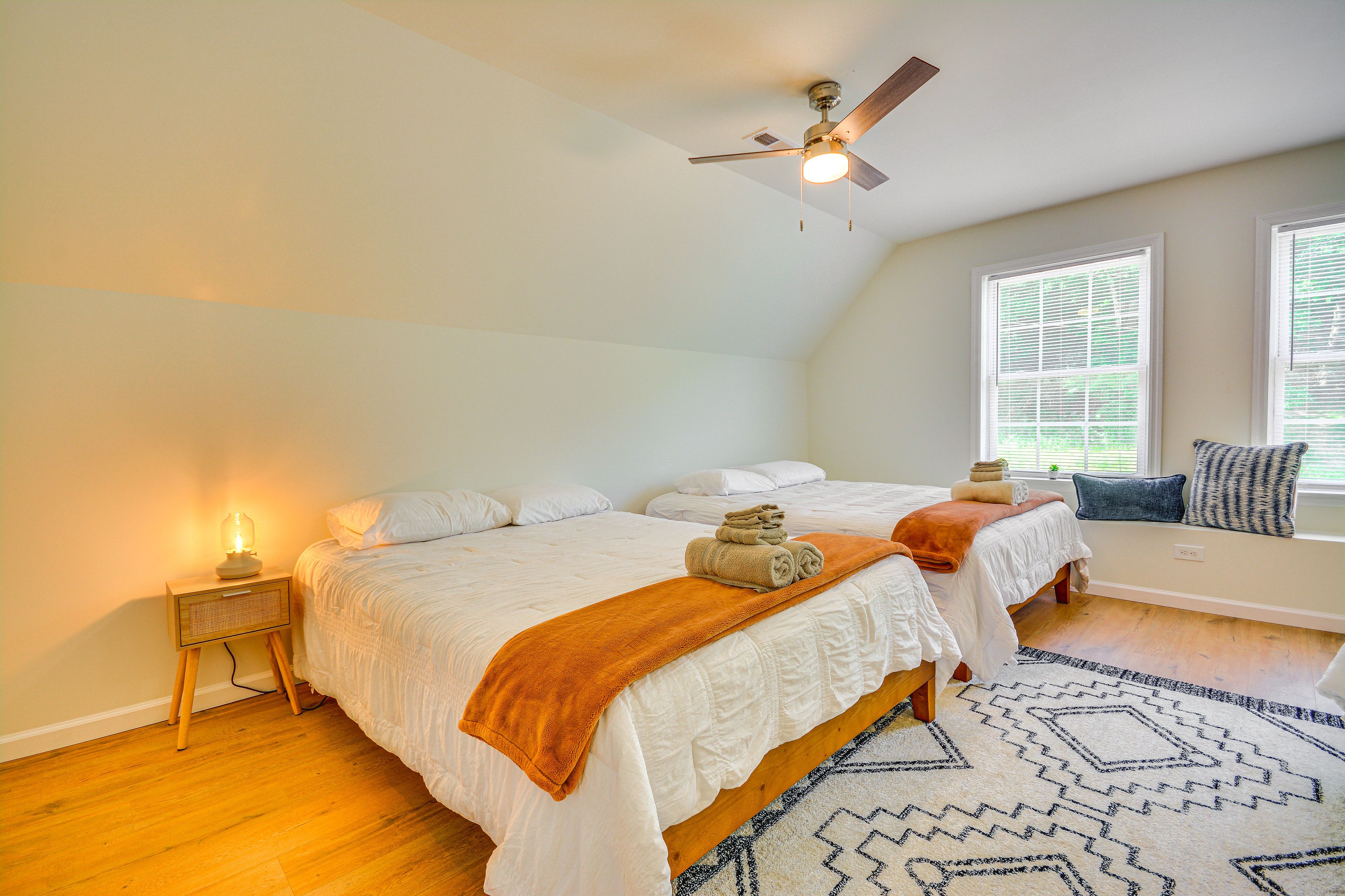 Bedroom 5 | 2 Queen Beds