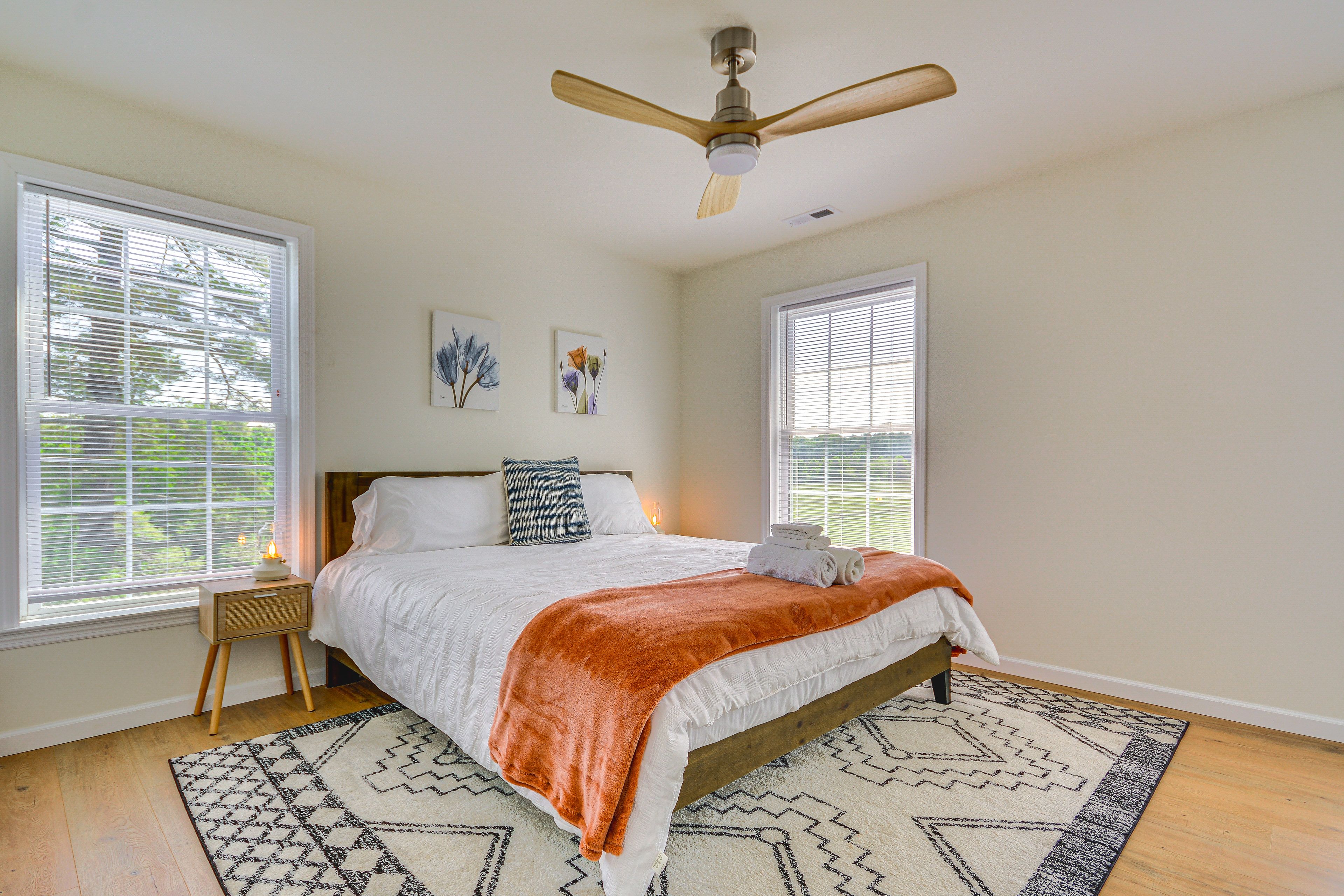 Bedroom 2 | King Bed
