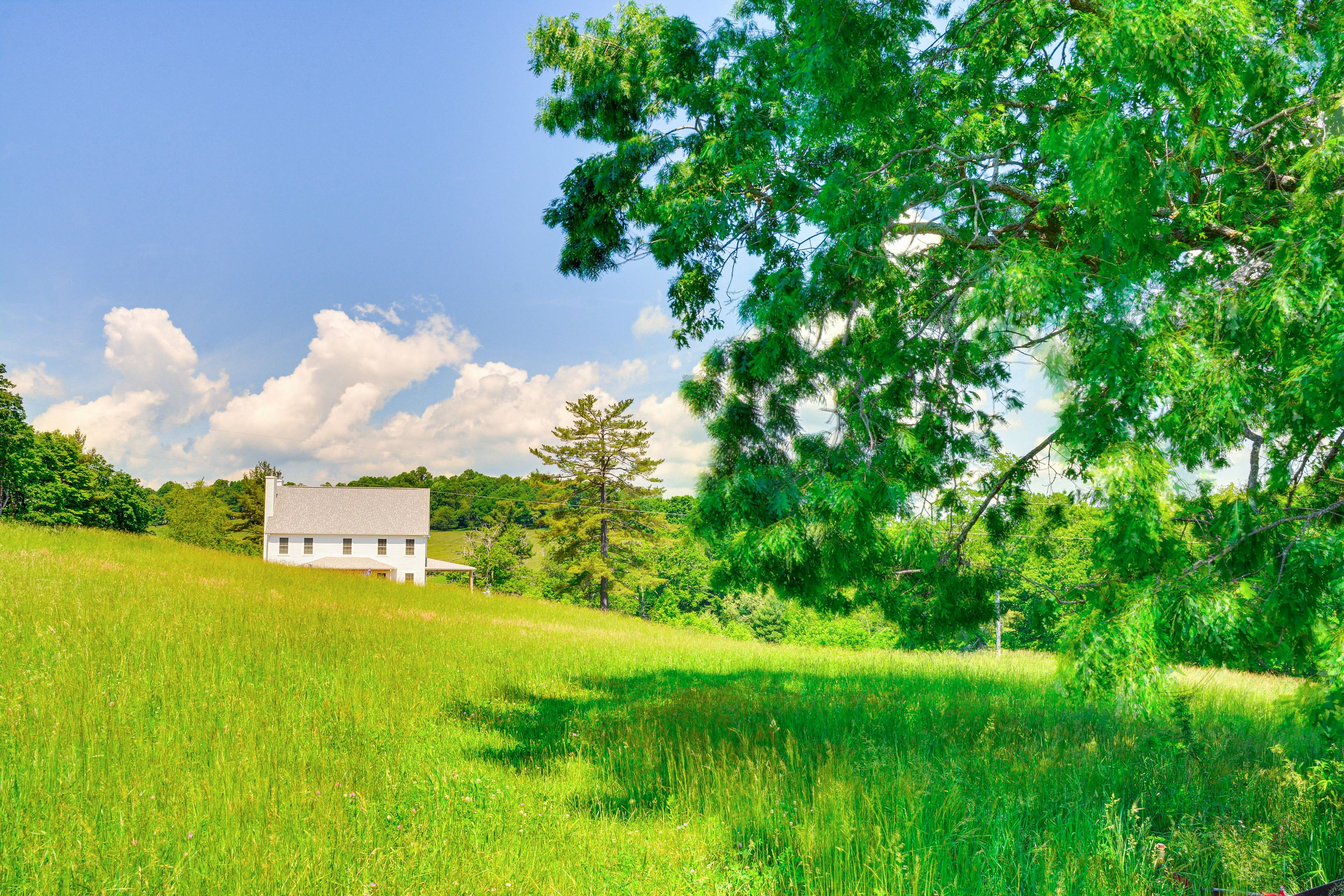 Hillsville Vacation Rental | 6BR | 6.5BA | Stairs Required | 3,600 Sq Ft