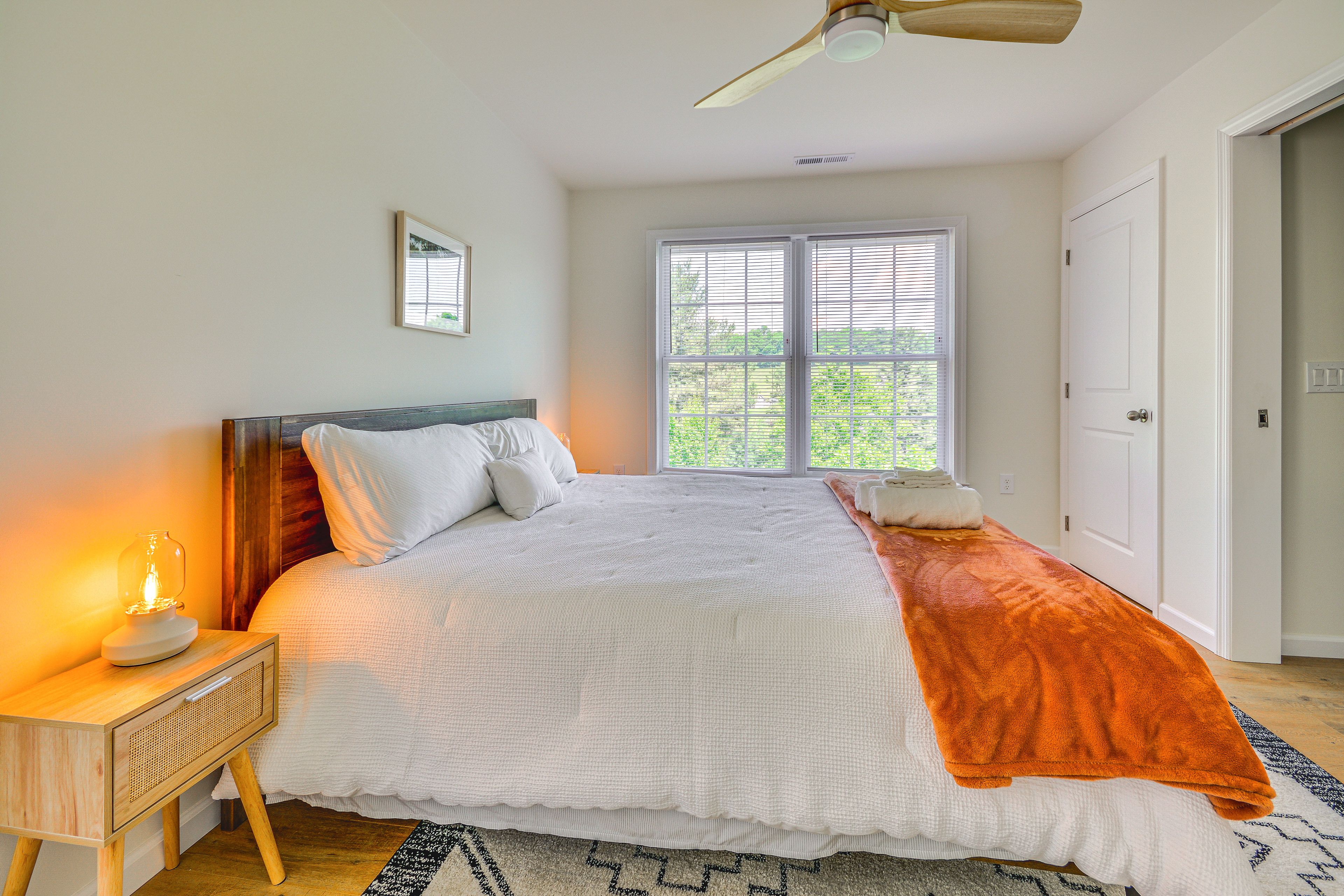 Bedroom 4 | King Bed