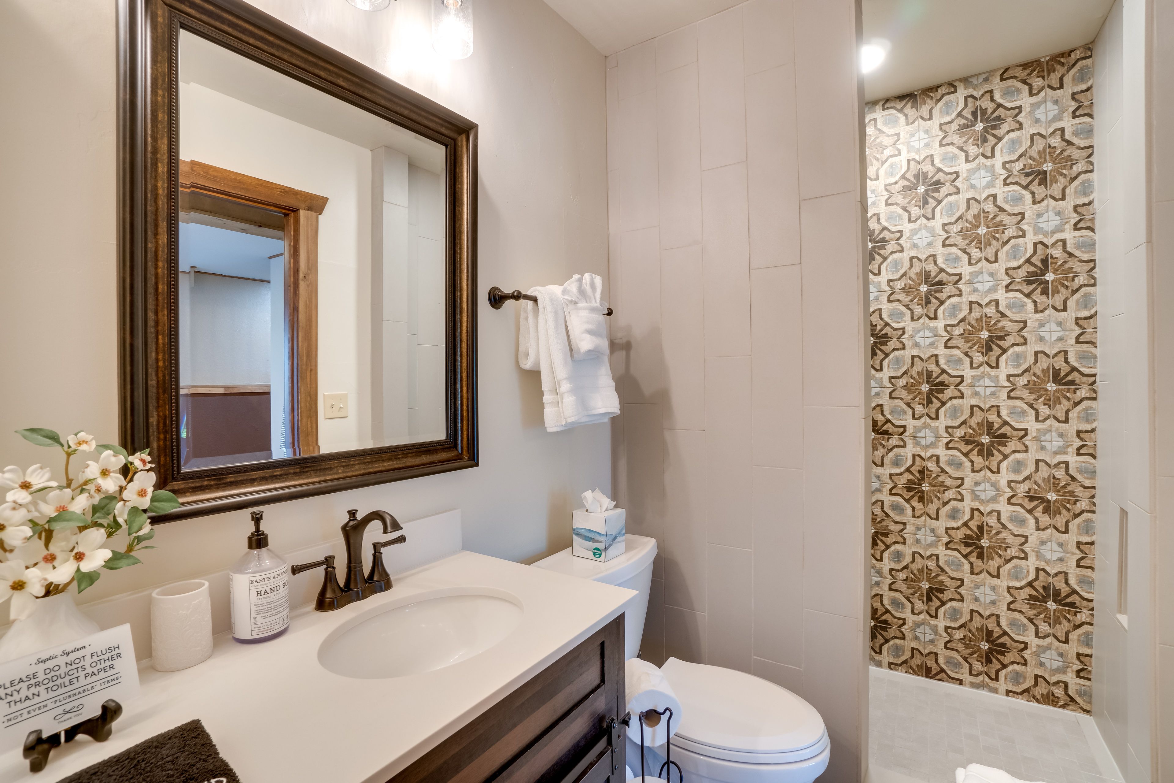 Full Bathroom | Lower Level | Complimentary Toiletries