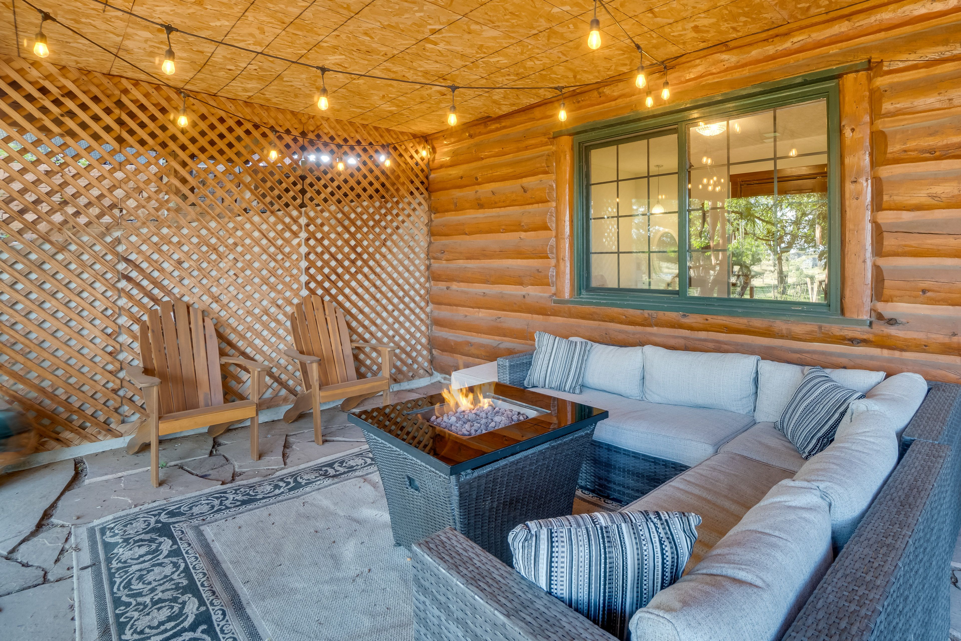 Covered Patio | Fire Pit