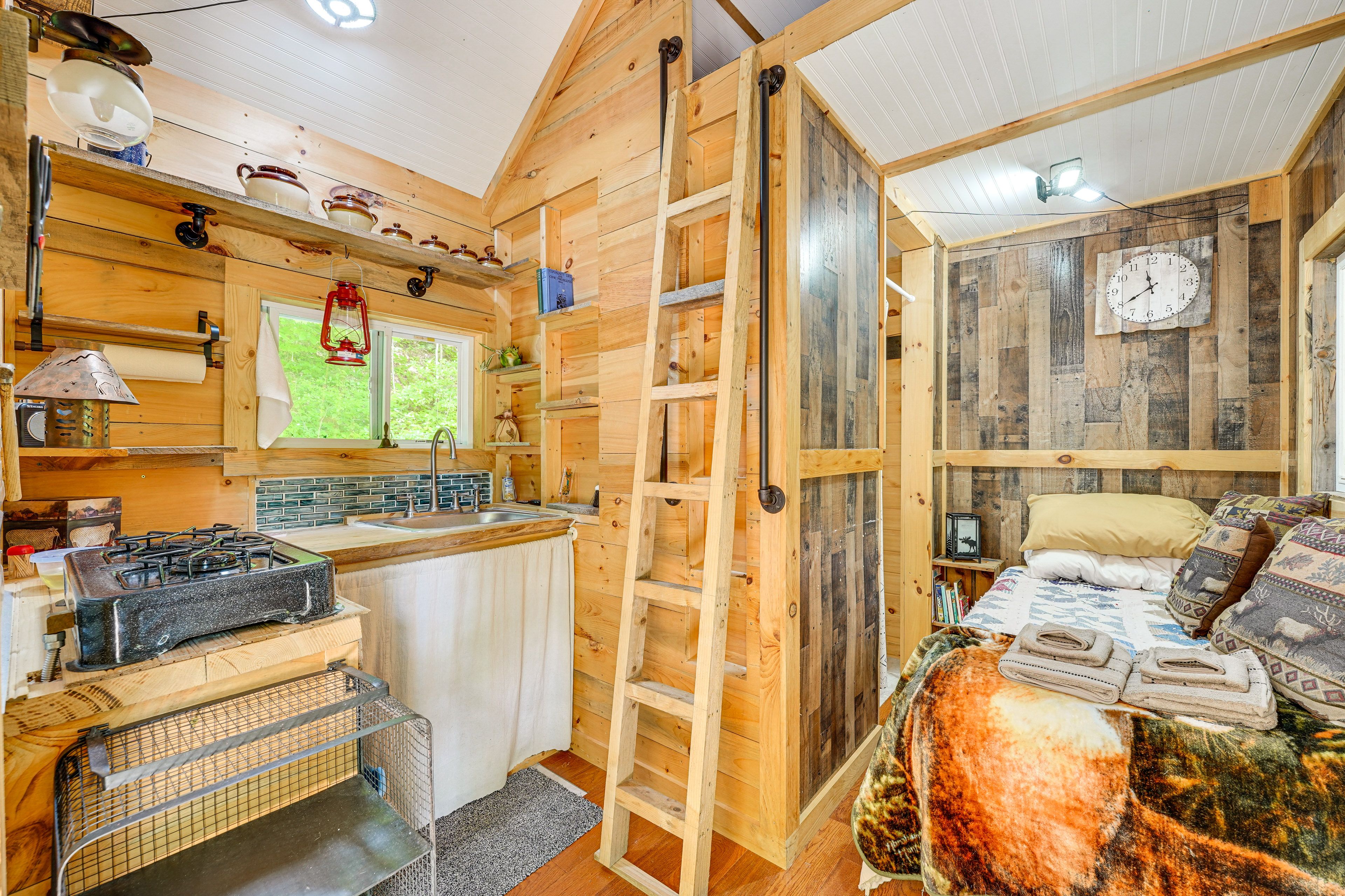 Studio Interior | Twin Daybed | Loft