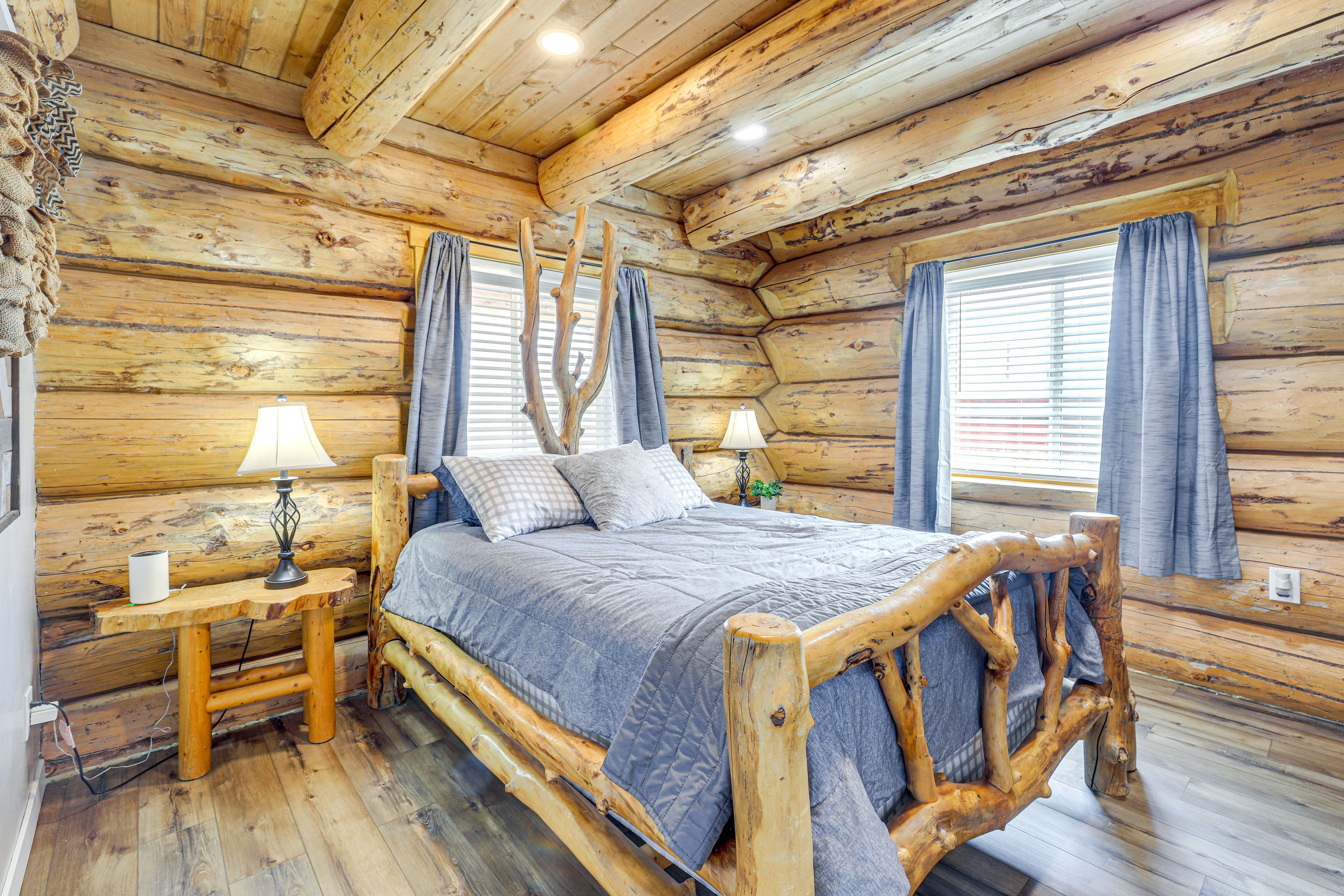 Bedroom | 1st Floor | Queen Bed | Linens Provided | Smart TV