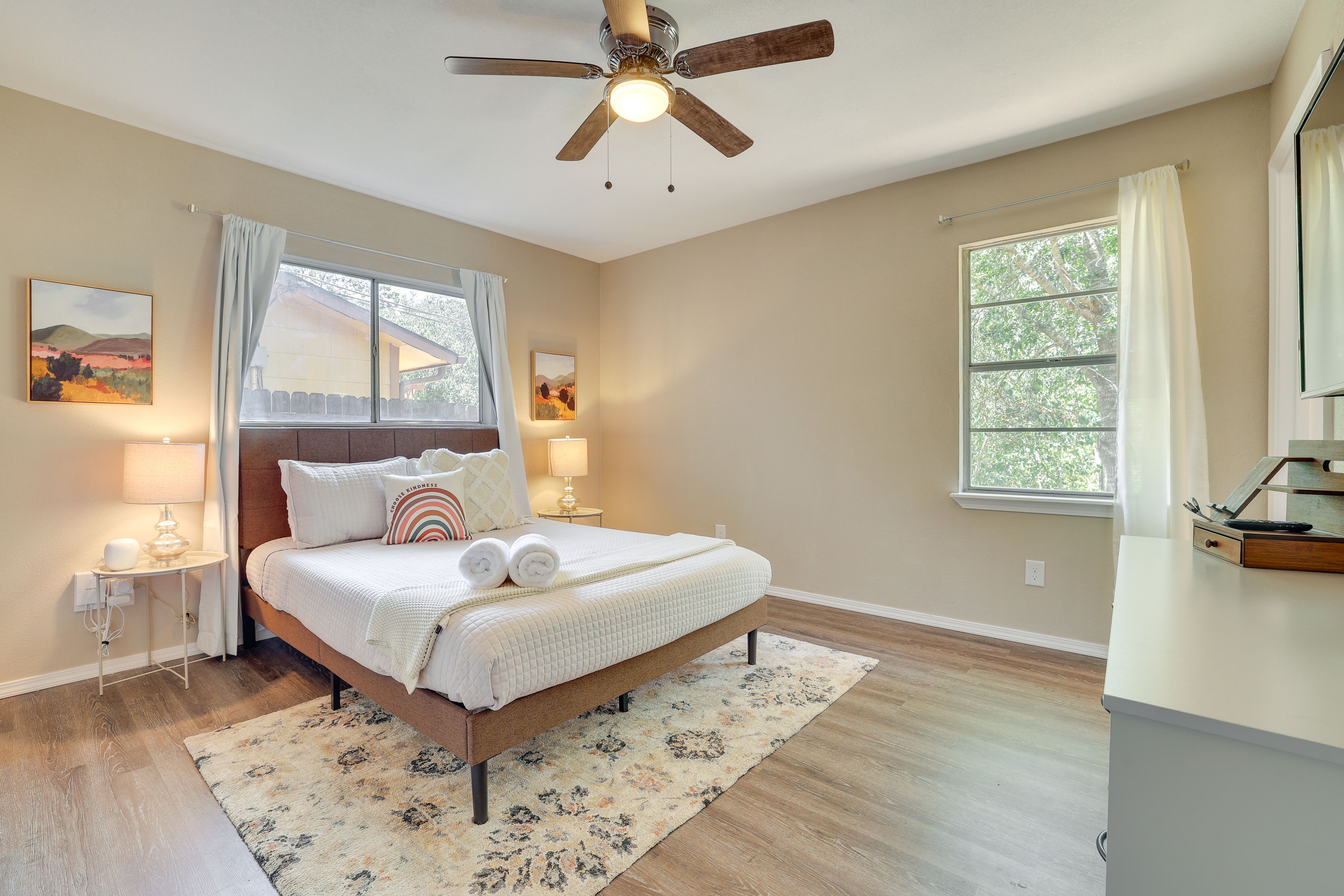 Bedroom 4 | Queen Bed