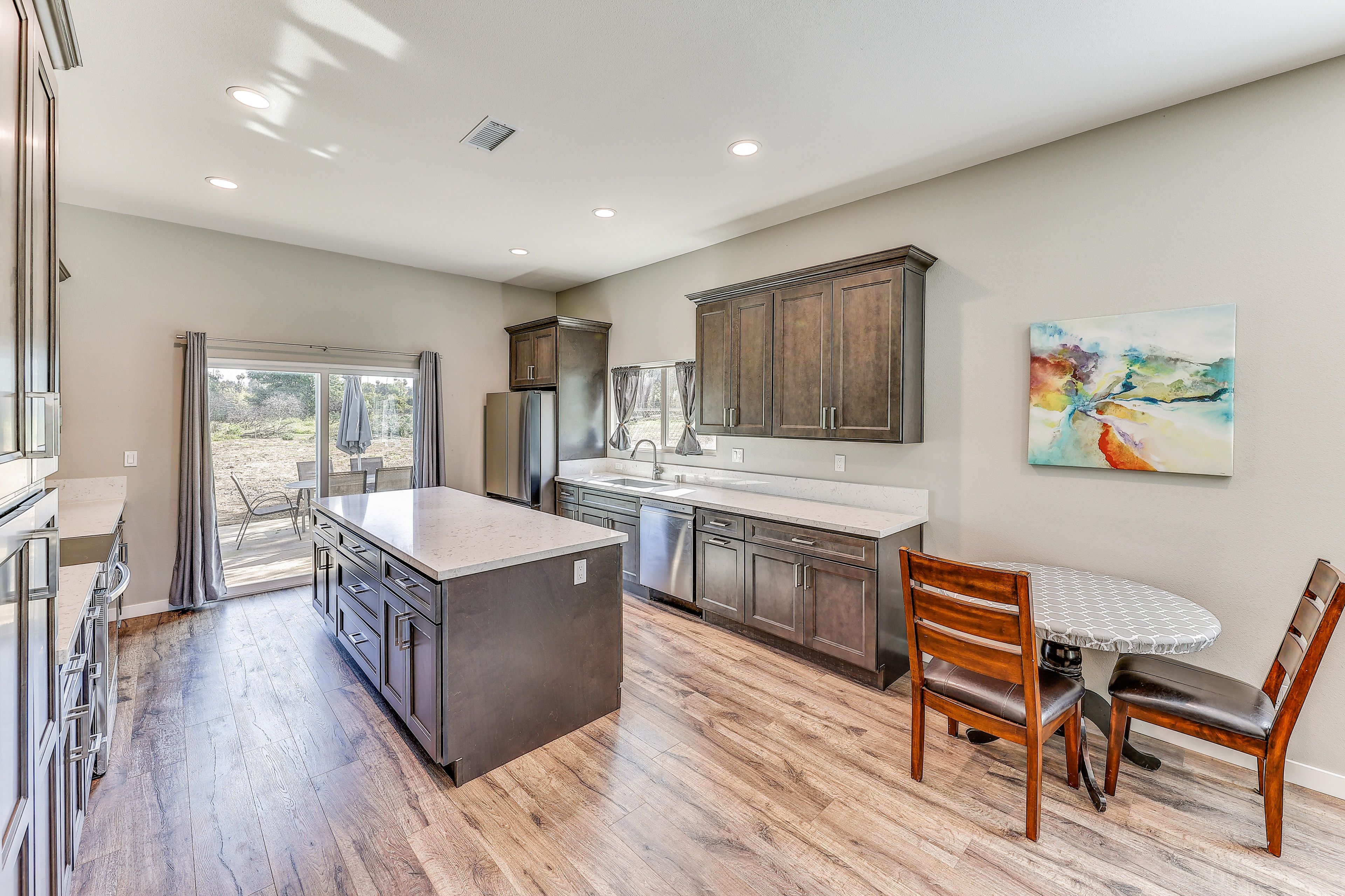 Dining Area | Dishware/Flatware