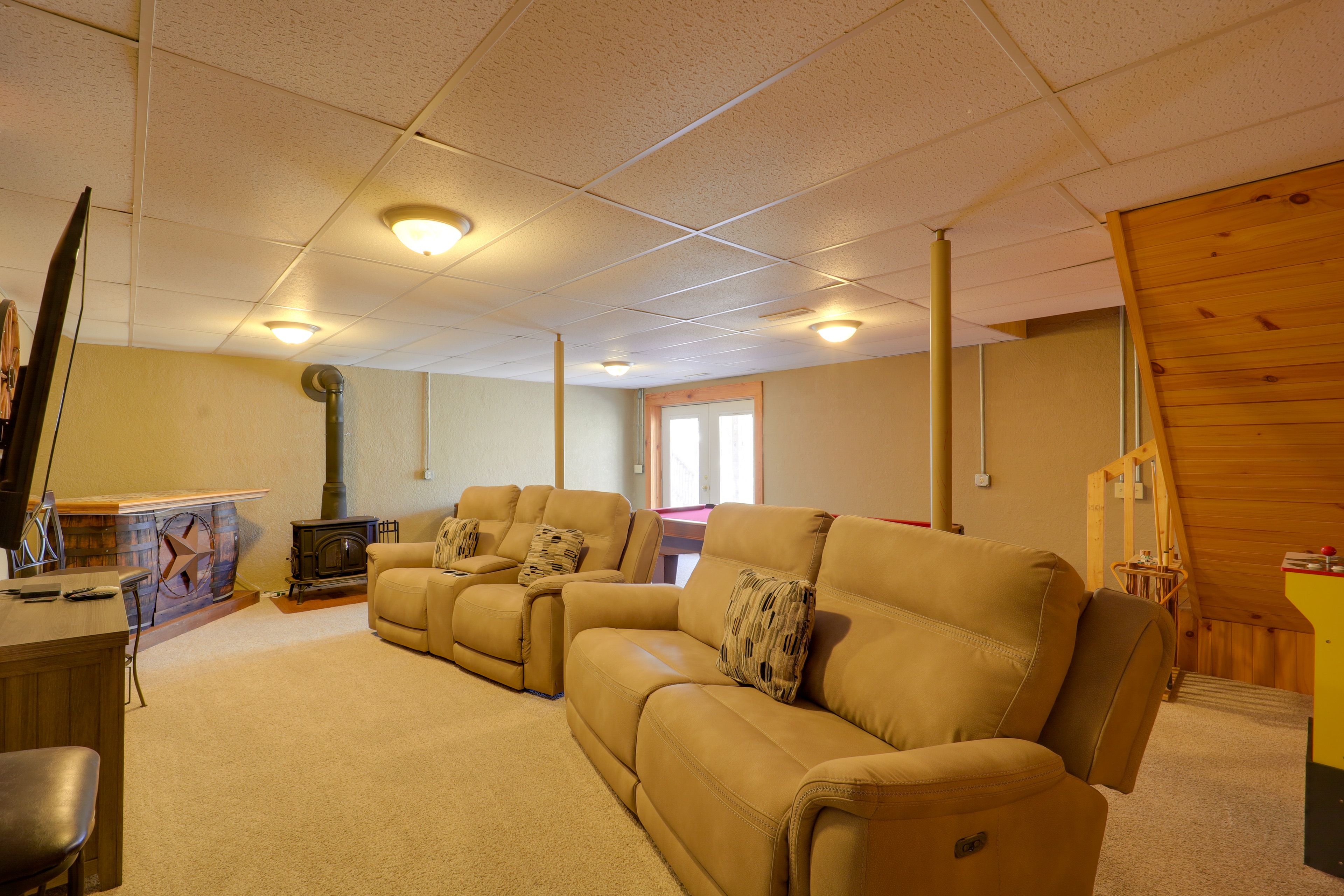 Game Room | Basement Floor | Pool Table | Arcade Console