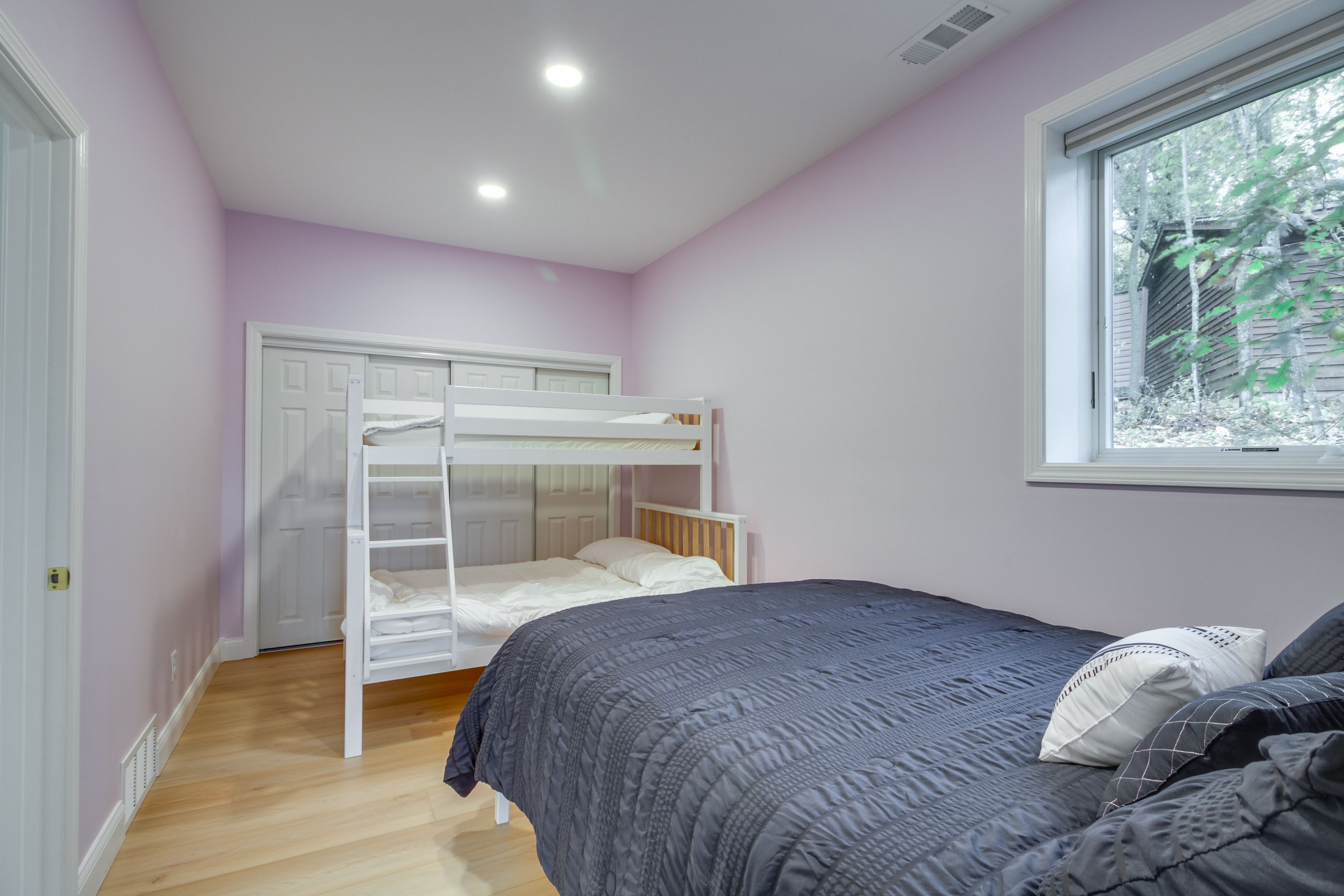 Bedroom 5 | Lower Level | Twin/Full Bunk Bed | Queen Bed