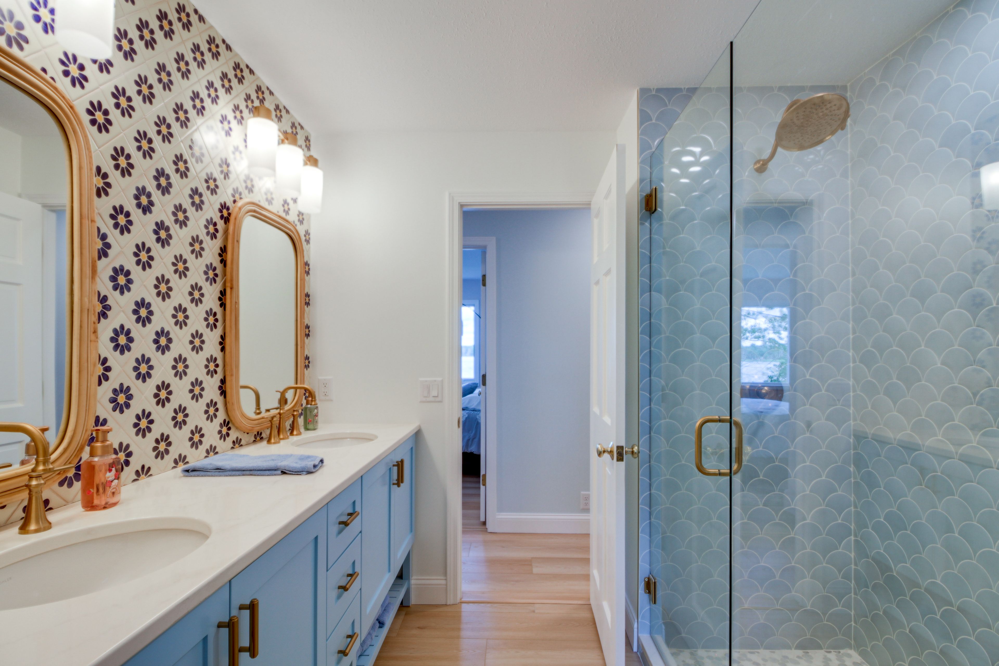 Full Bathroom | Main Floor | Complimentary Toiletries | Hair Dryer
