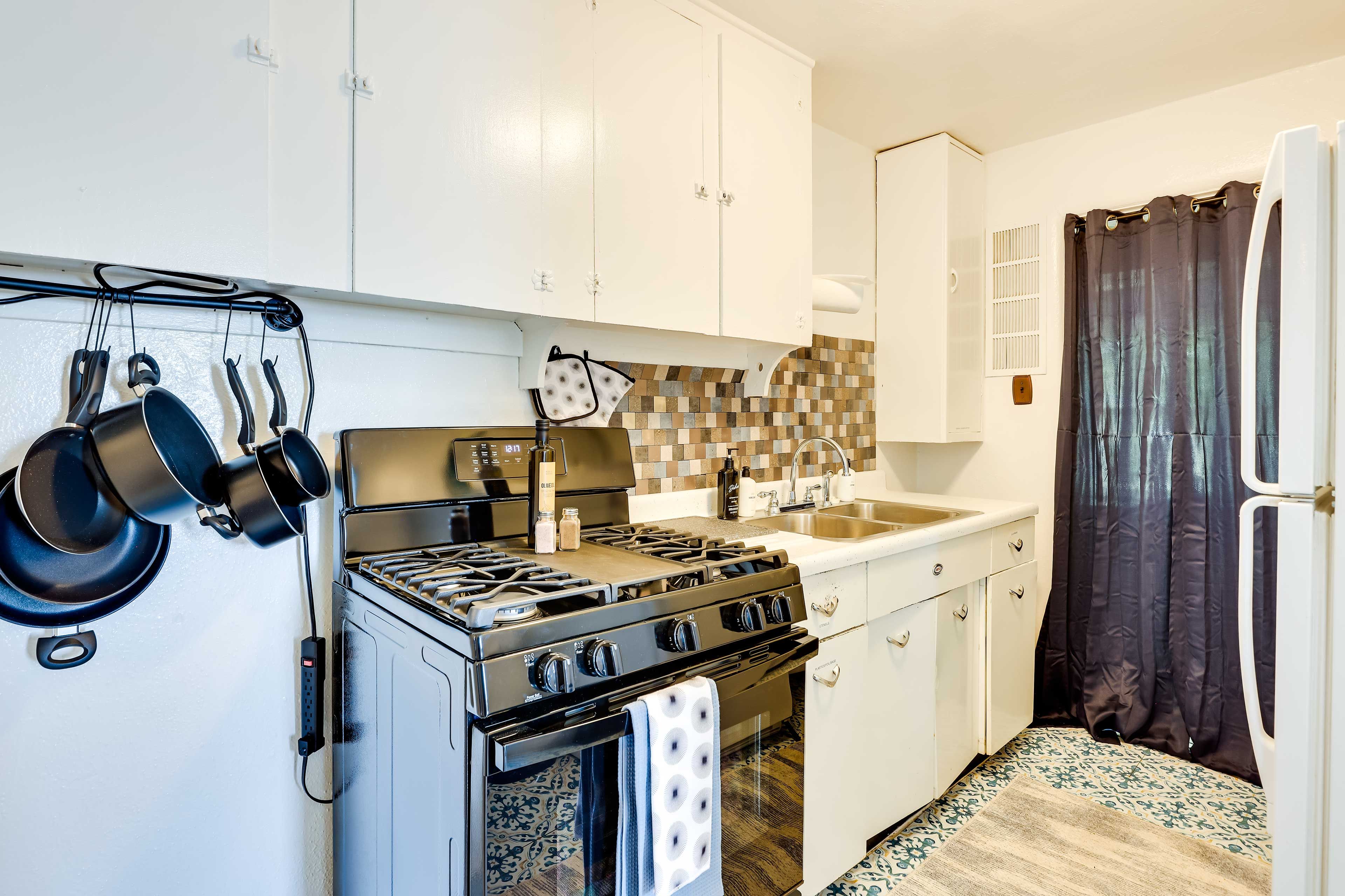 Kitchen | Coffee, Tea, Spices & Snacks