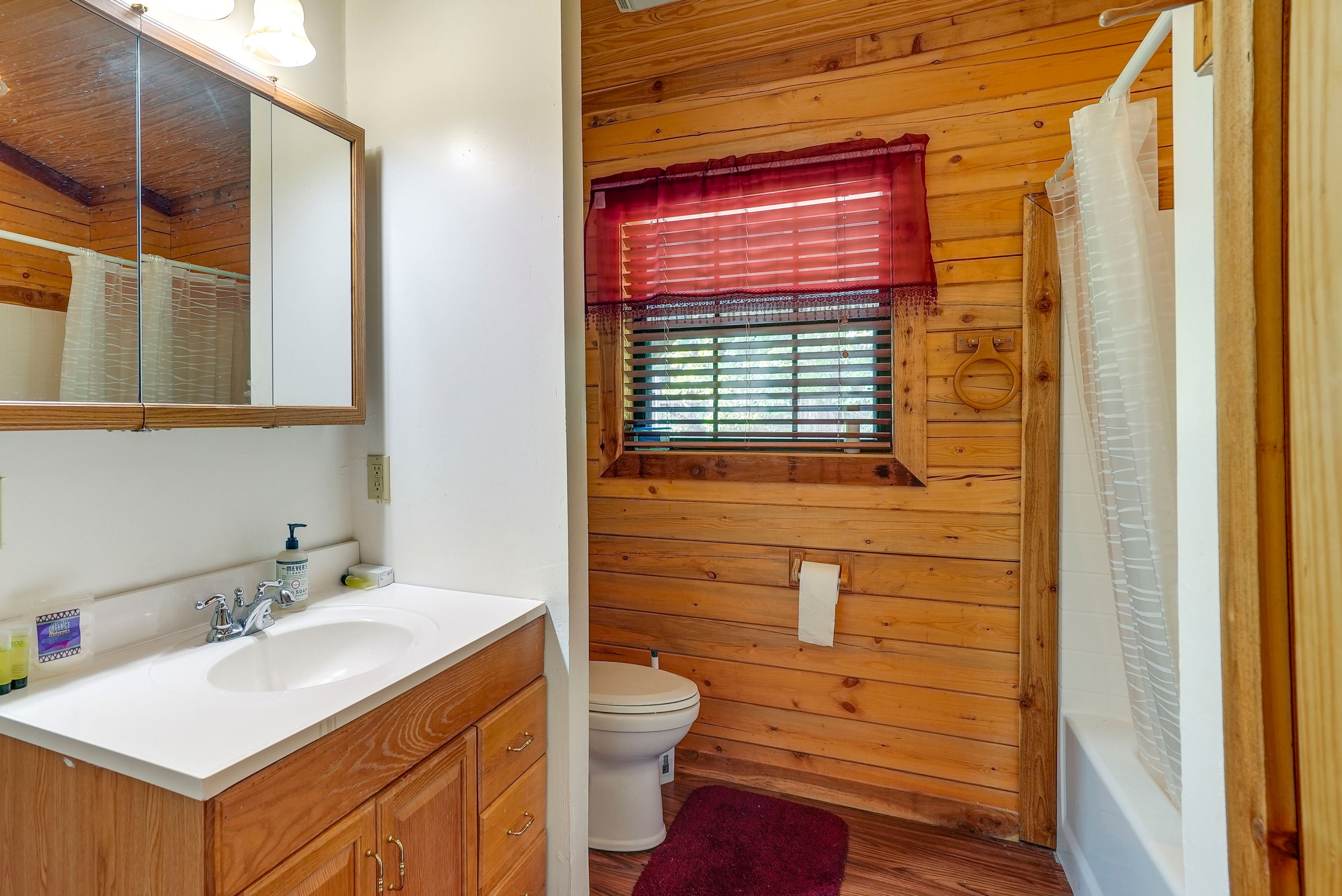 Bathroom | Towels | Hair Dryer | Complimentary Toiletries