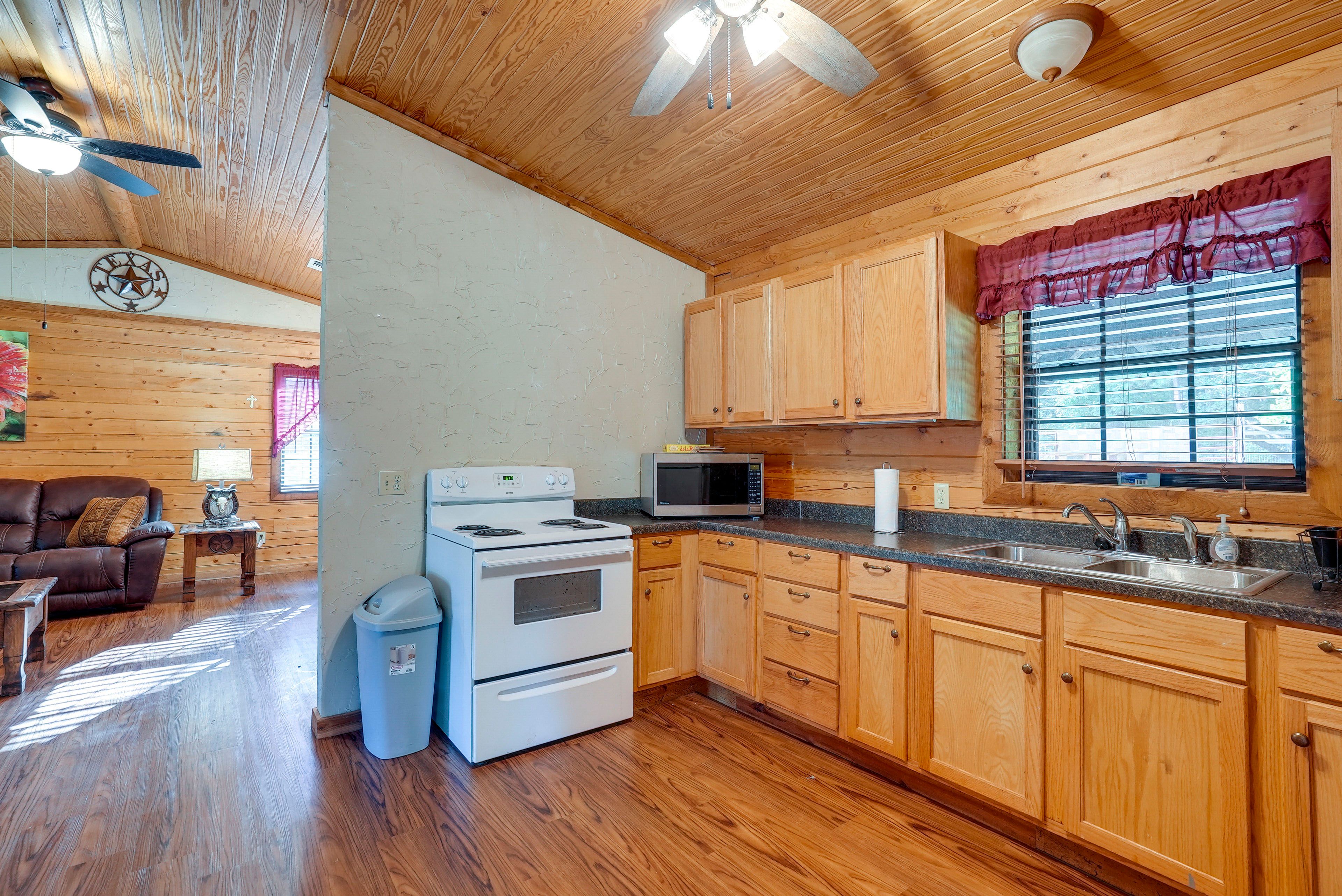 Kitchen | Cooking Basics | Coffee Maker | Paper Towels/Trash Bags Provided
