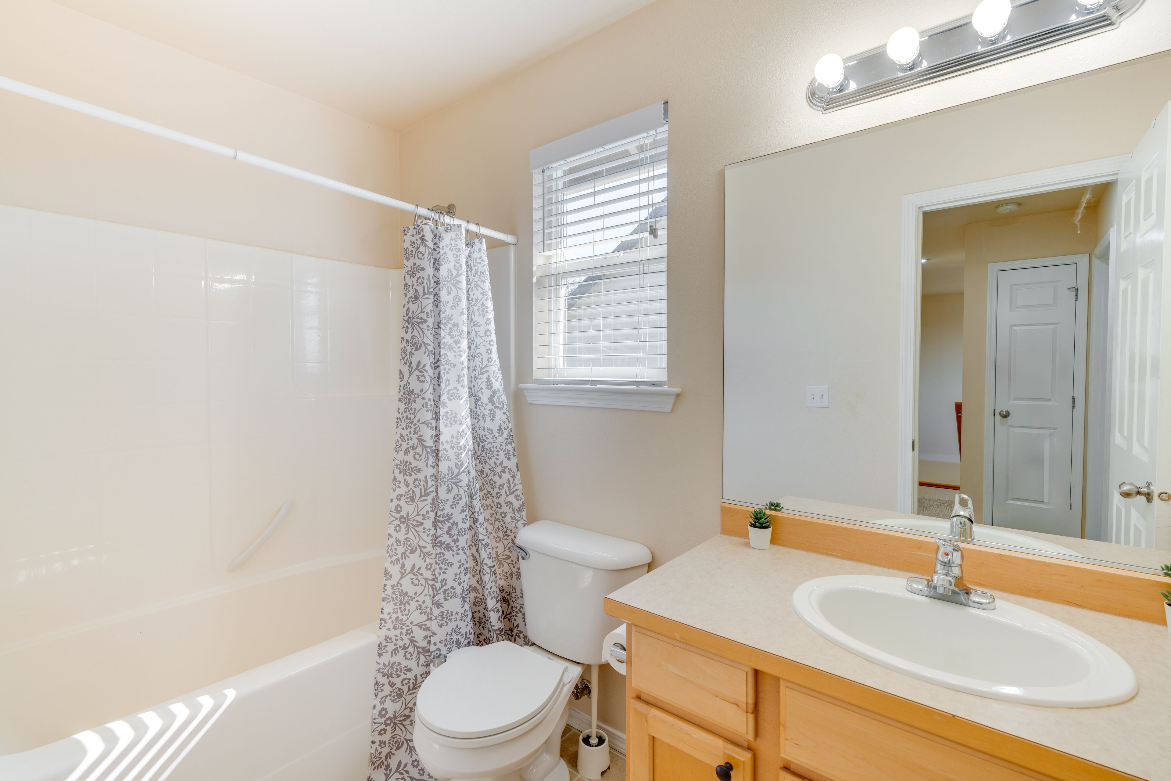 Bathroom | Towels Provided