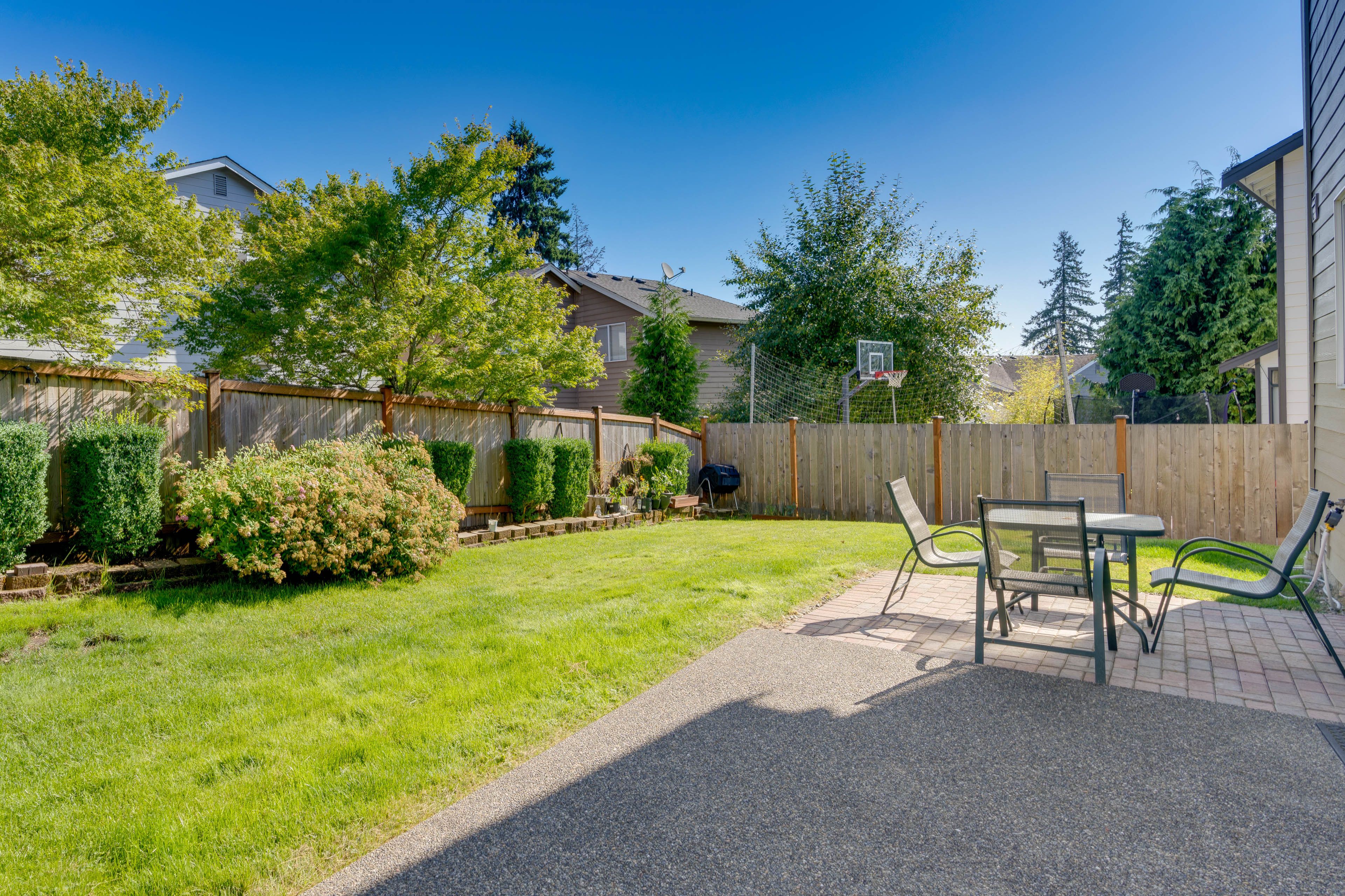 Private Backyard | Outdoor Dining Area | Gas Grill