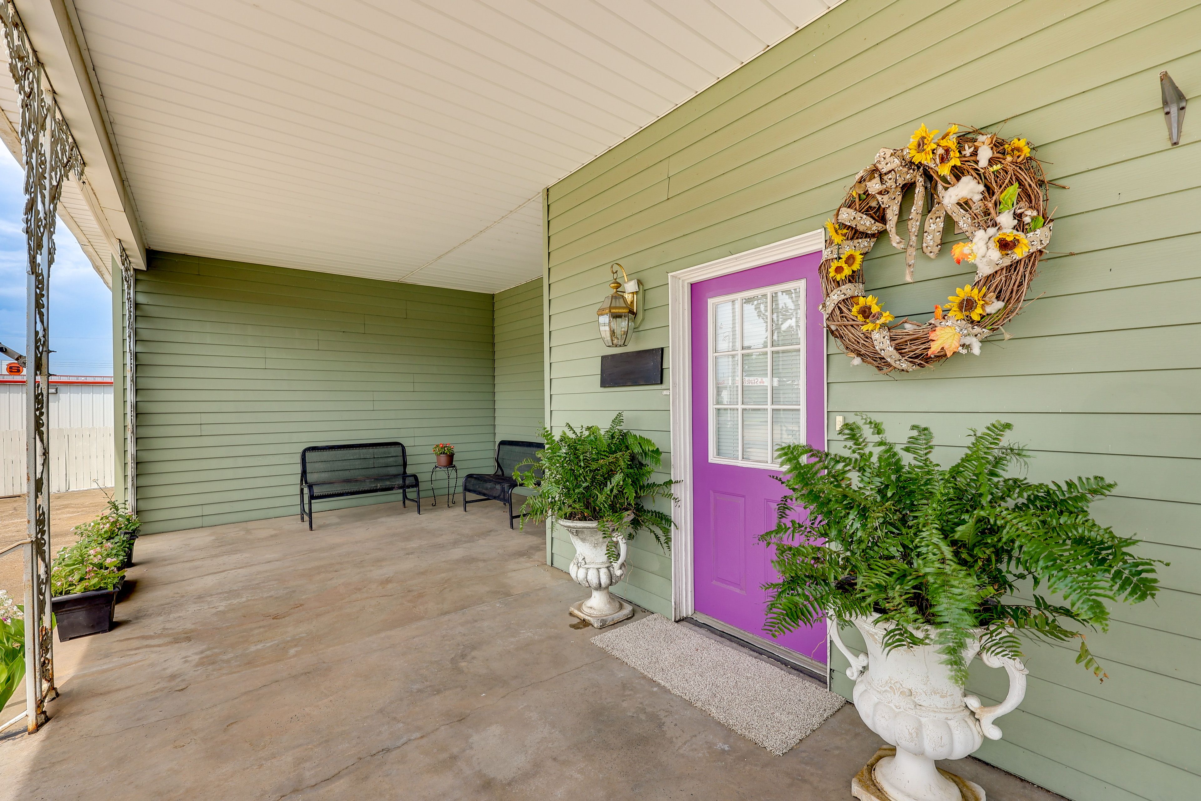 Property Exterior | Driveway (4 Vehicles) | RV/Trailer Parking Allowed