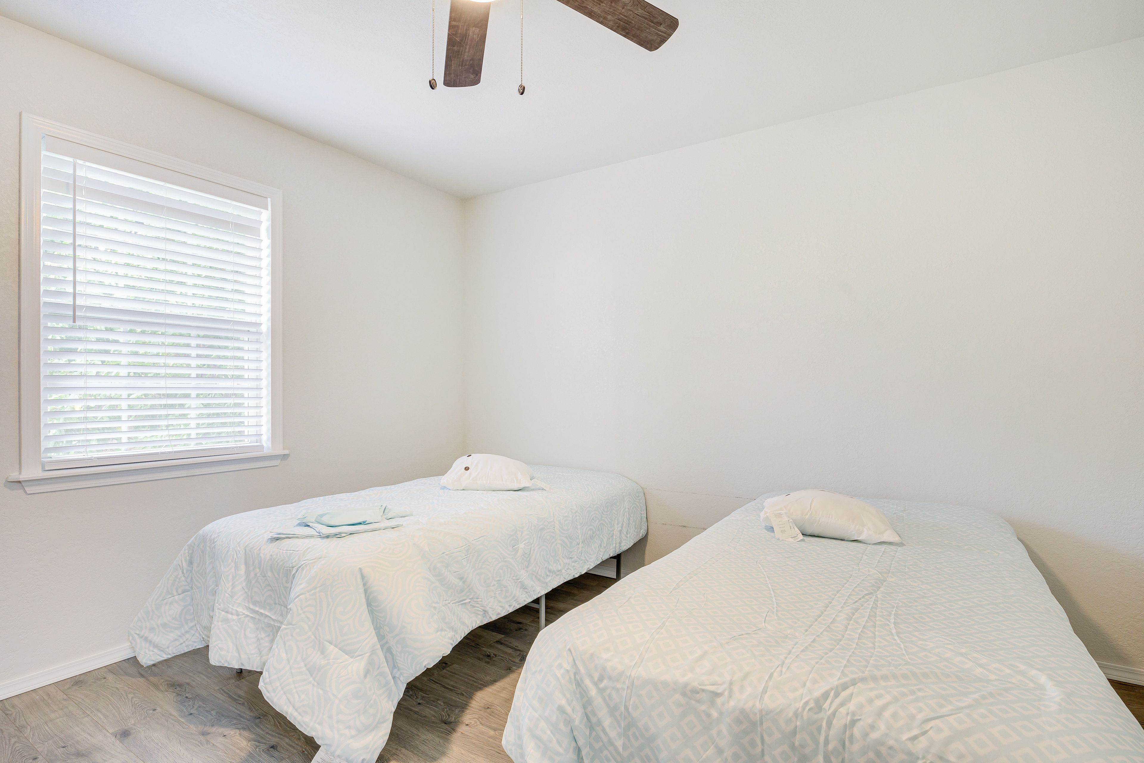 Bedroom 2 | 2 Twin Beds