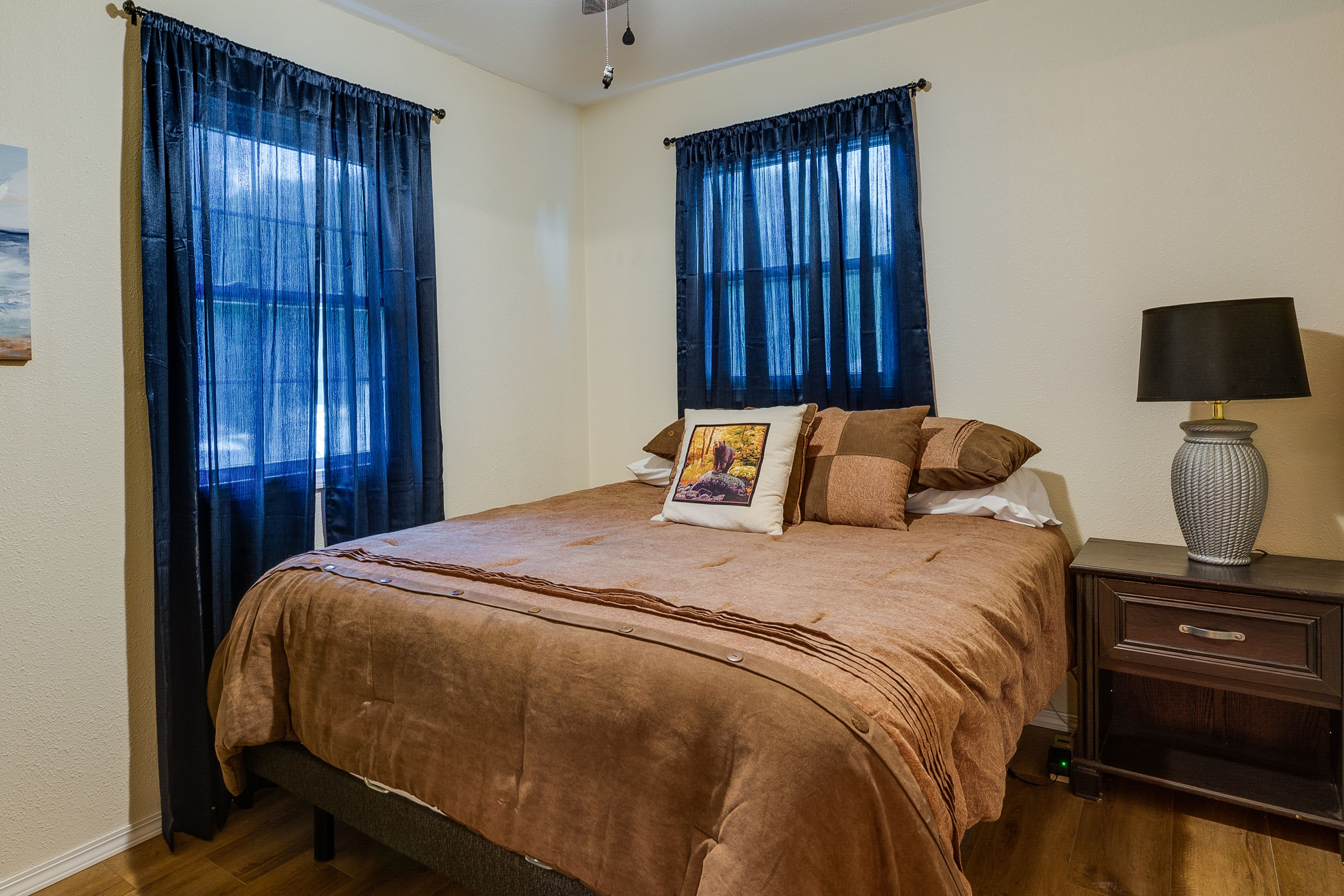 Bedroom 2 | Queen Bed | Smart TV