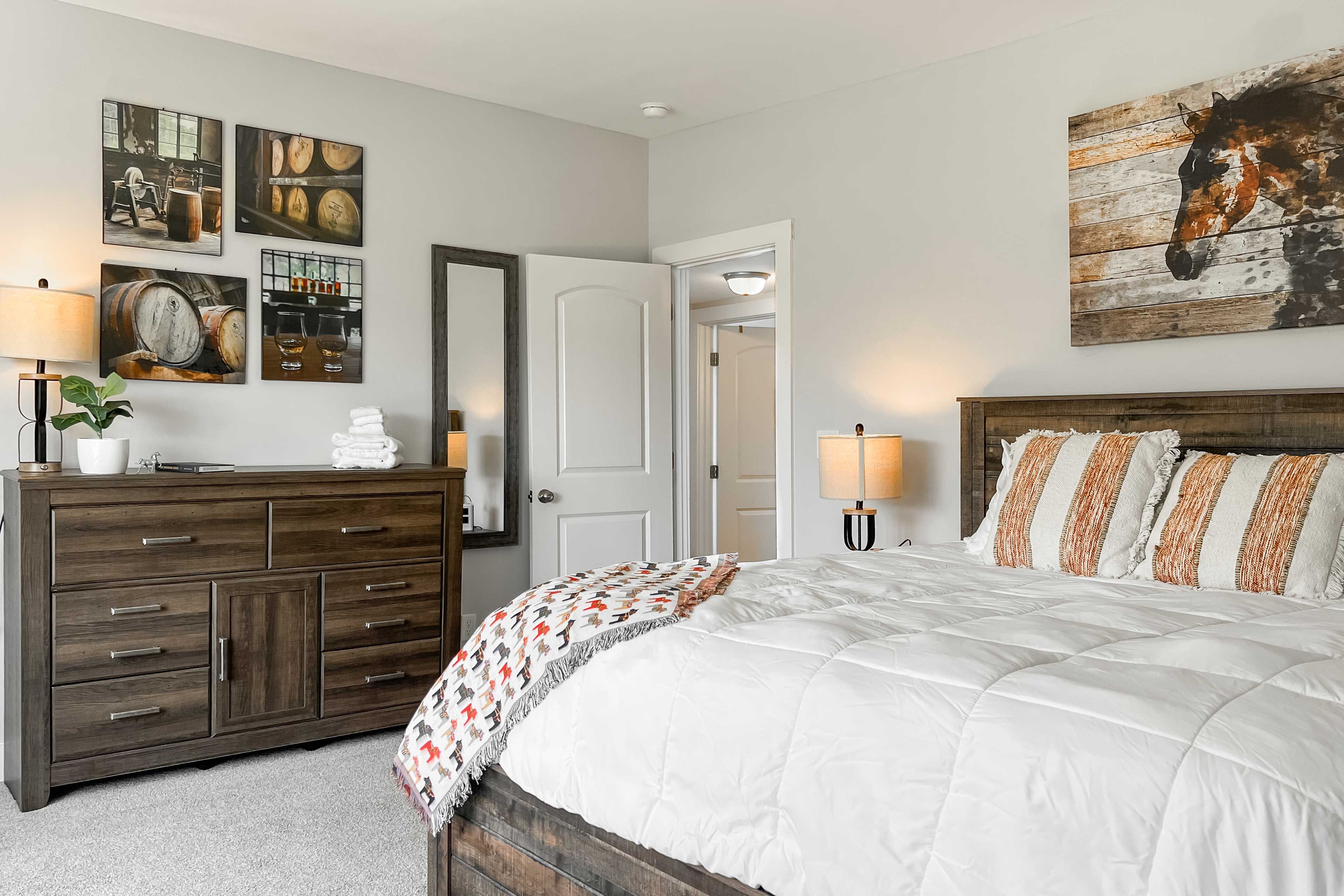 Bedroom 2 | King Bed