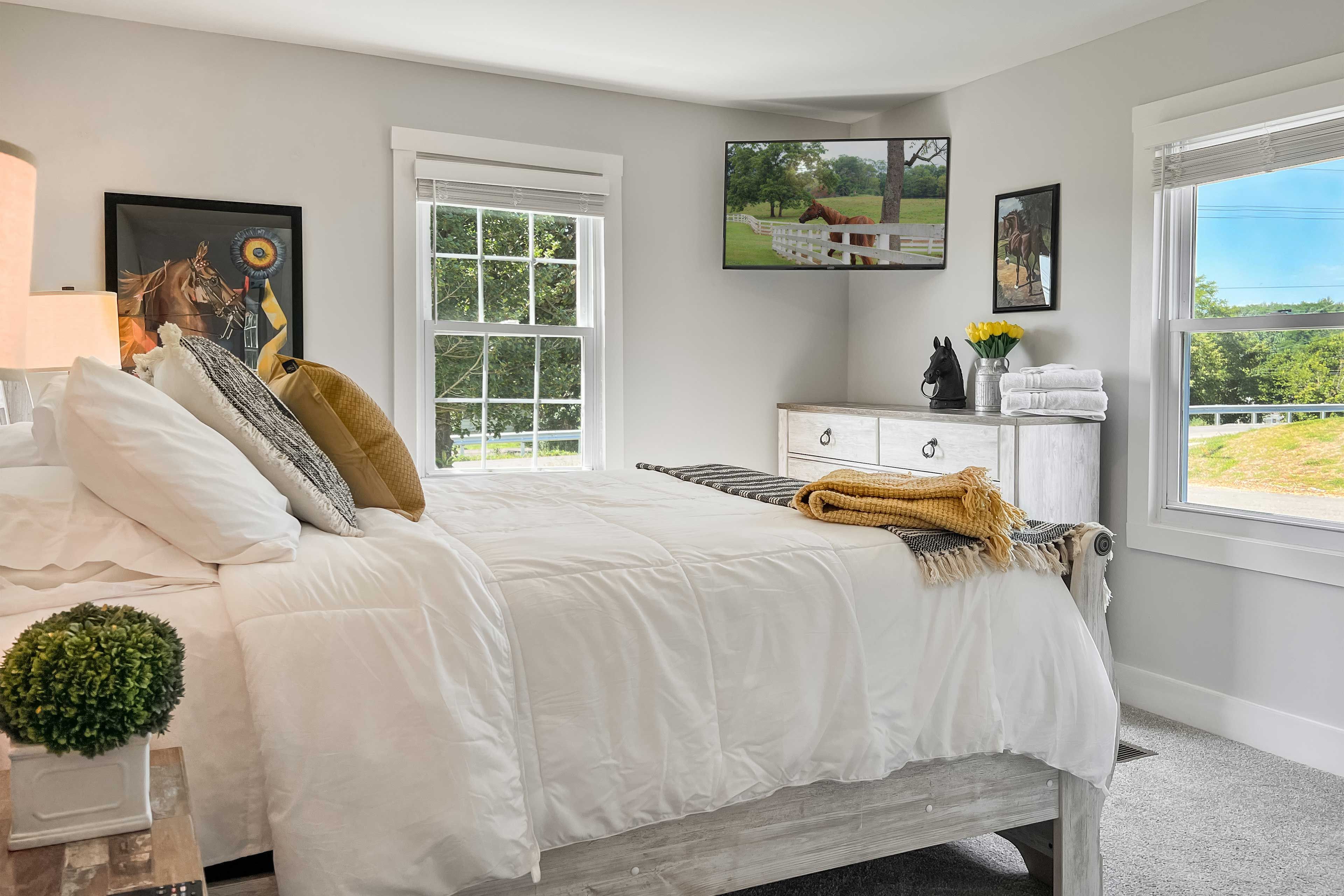 Bedroom 3 | Queen Bed
