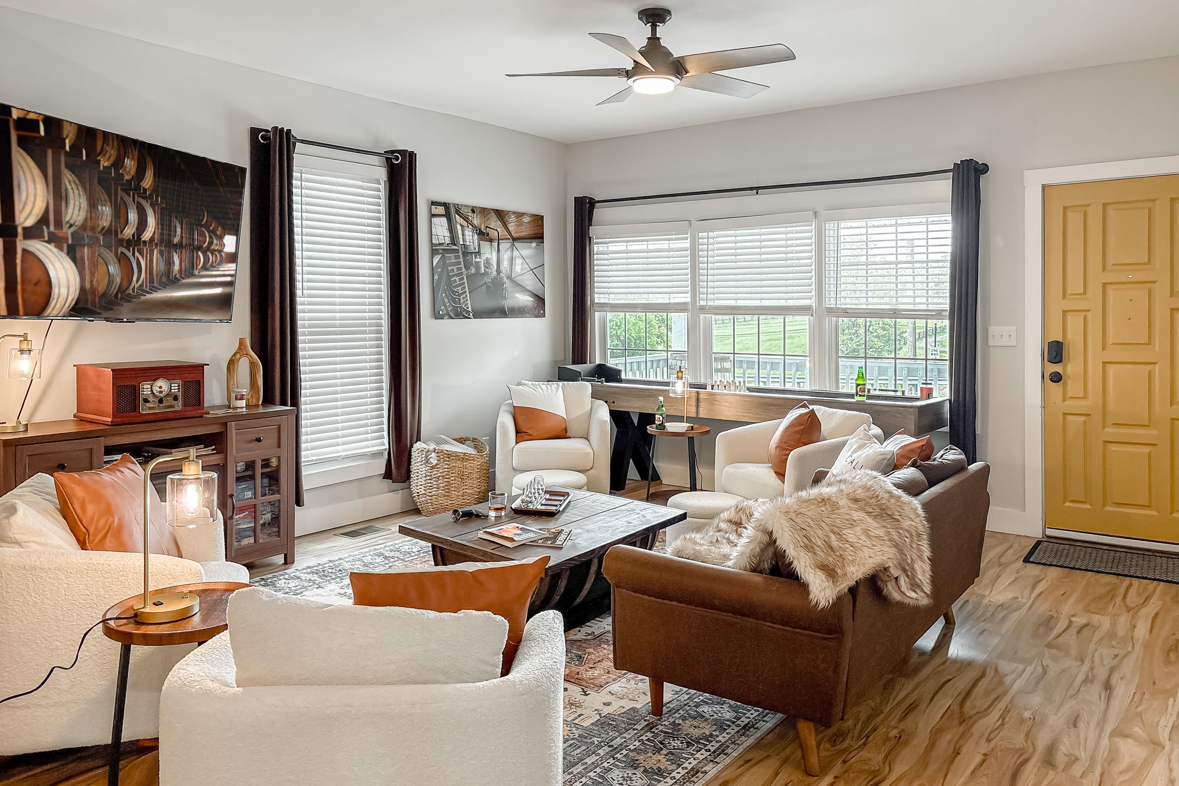 Living Area | Record Player | Electric Fireplace | Free WiFi | Central A/C