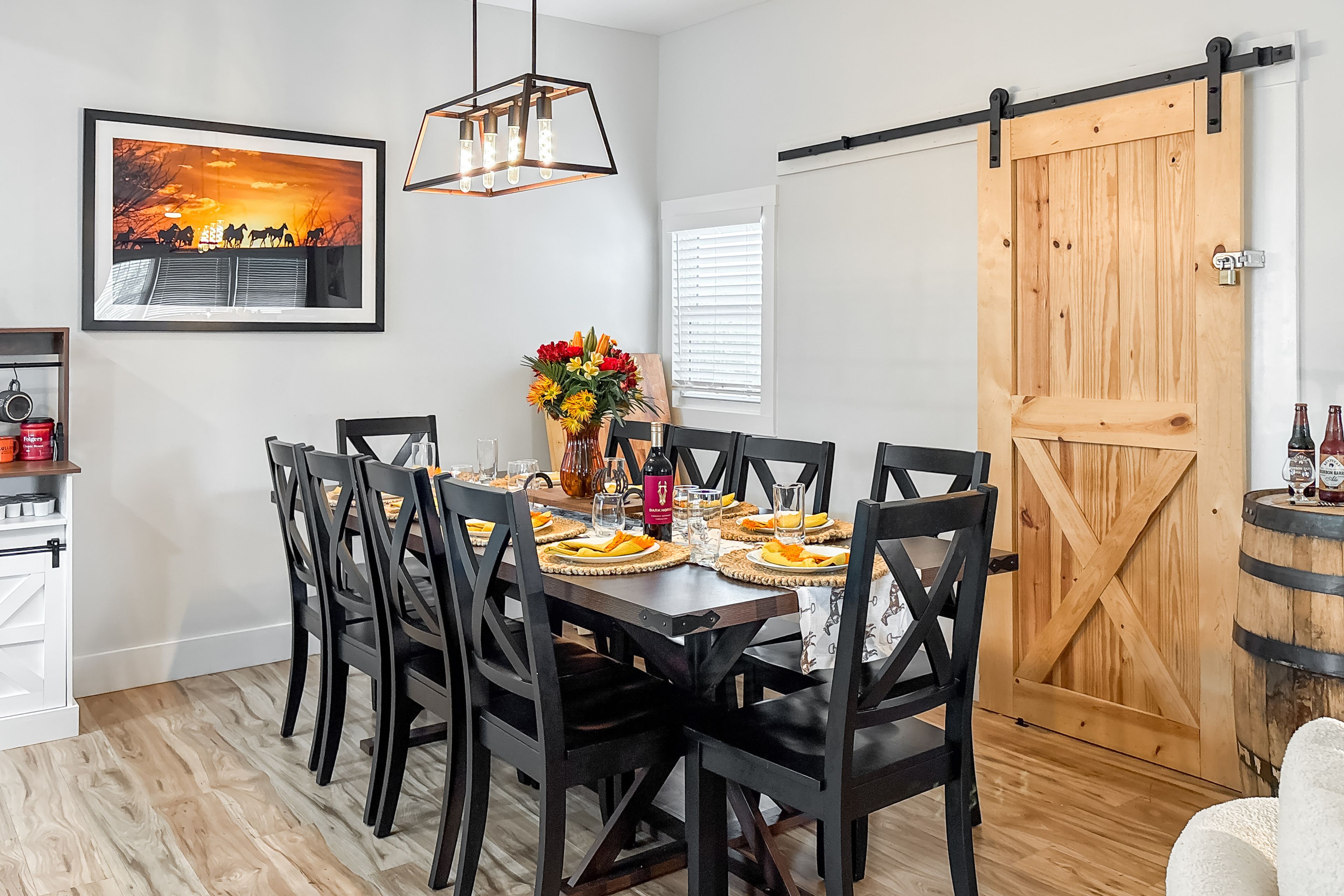Dining Area | Dishware/Flatware Provided