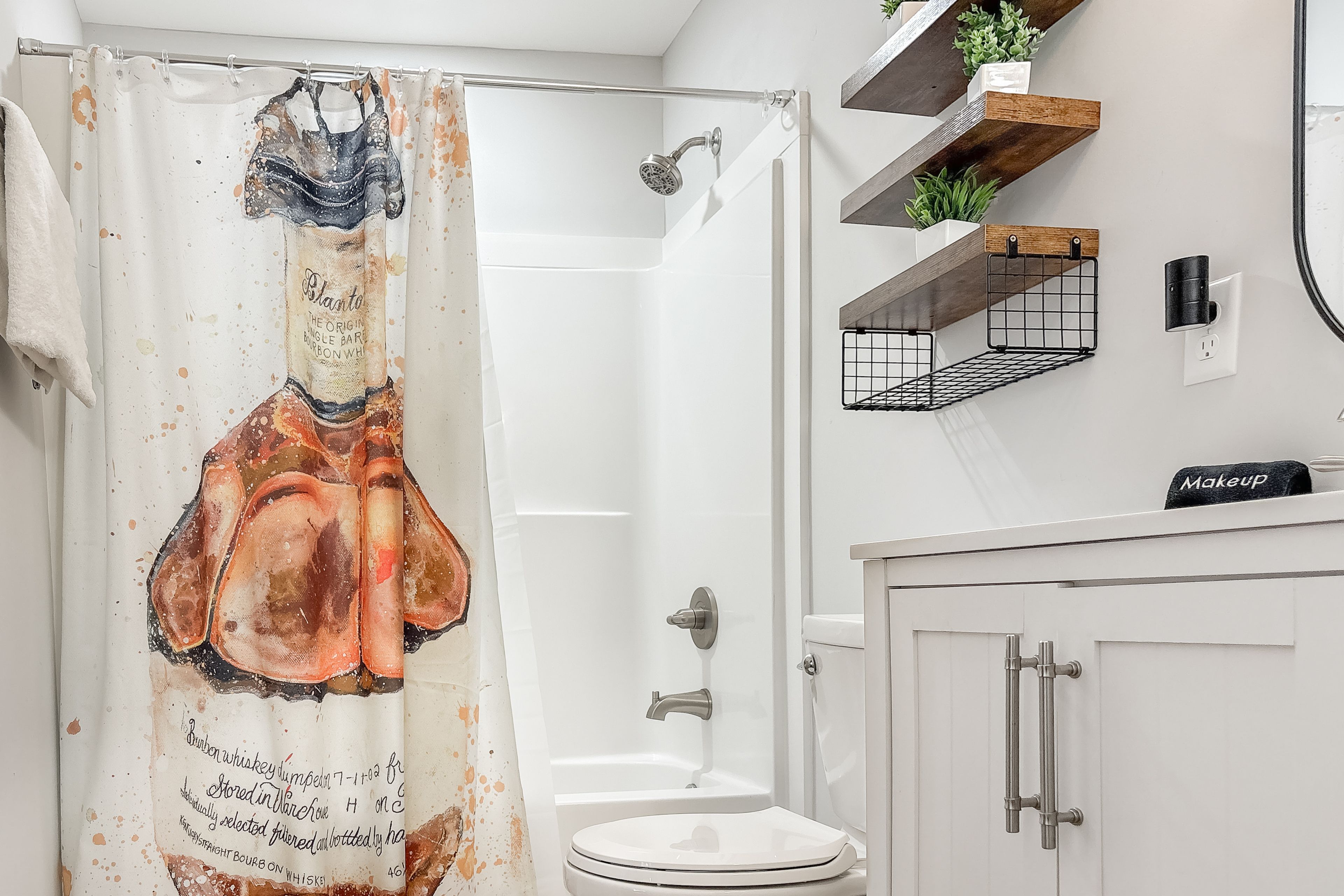 En-Suite Bathroom | Towels | Hair Dryer | Complimentary Toiletries