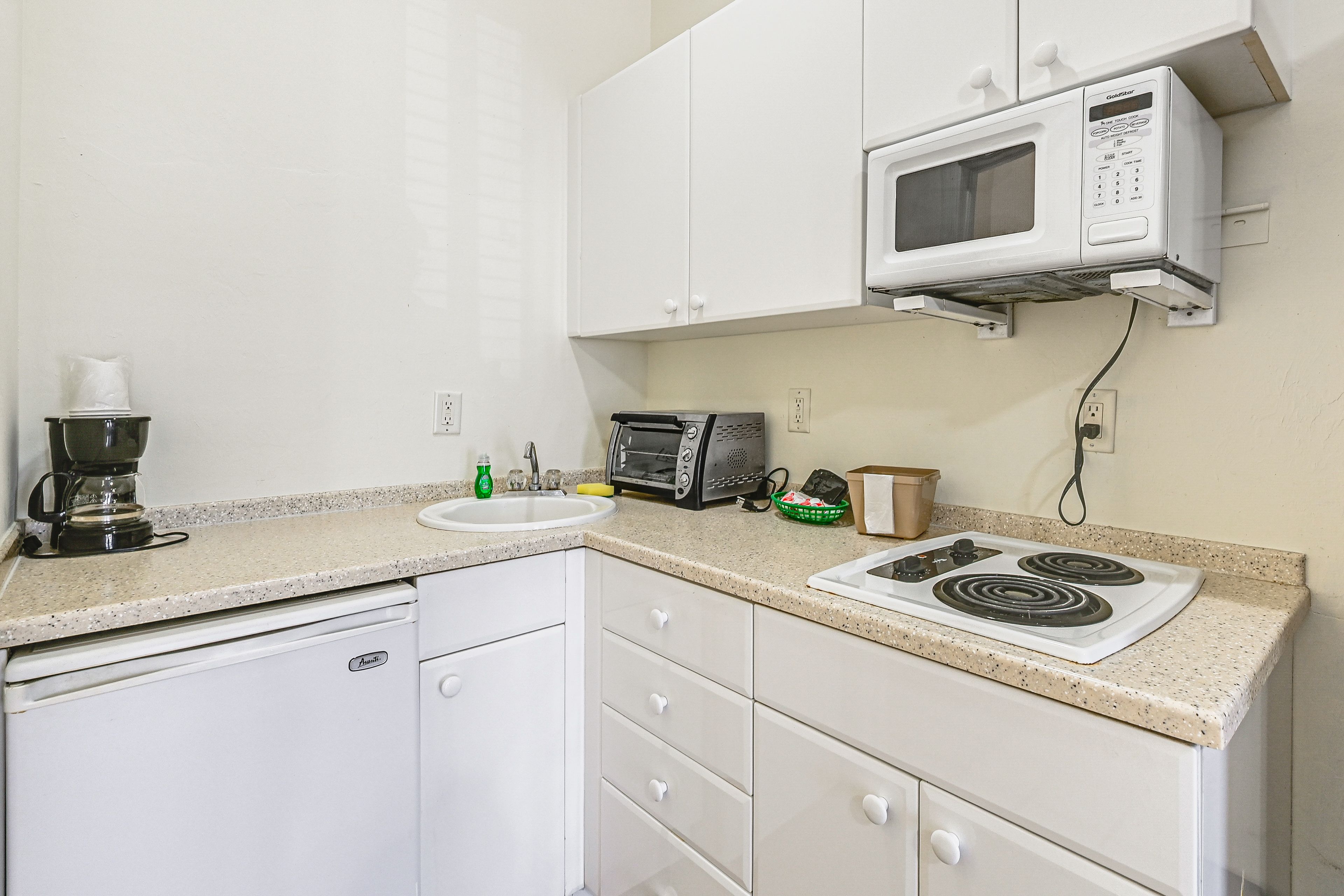 Kitchenette | Cooking Basics | Mini Fridge | 2-Burner Cooktop