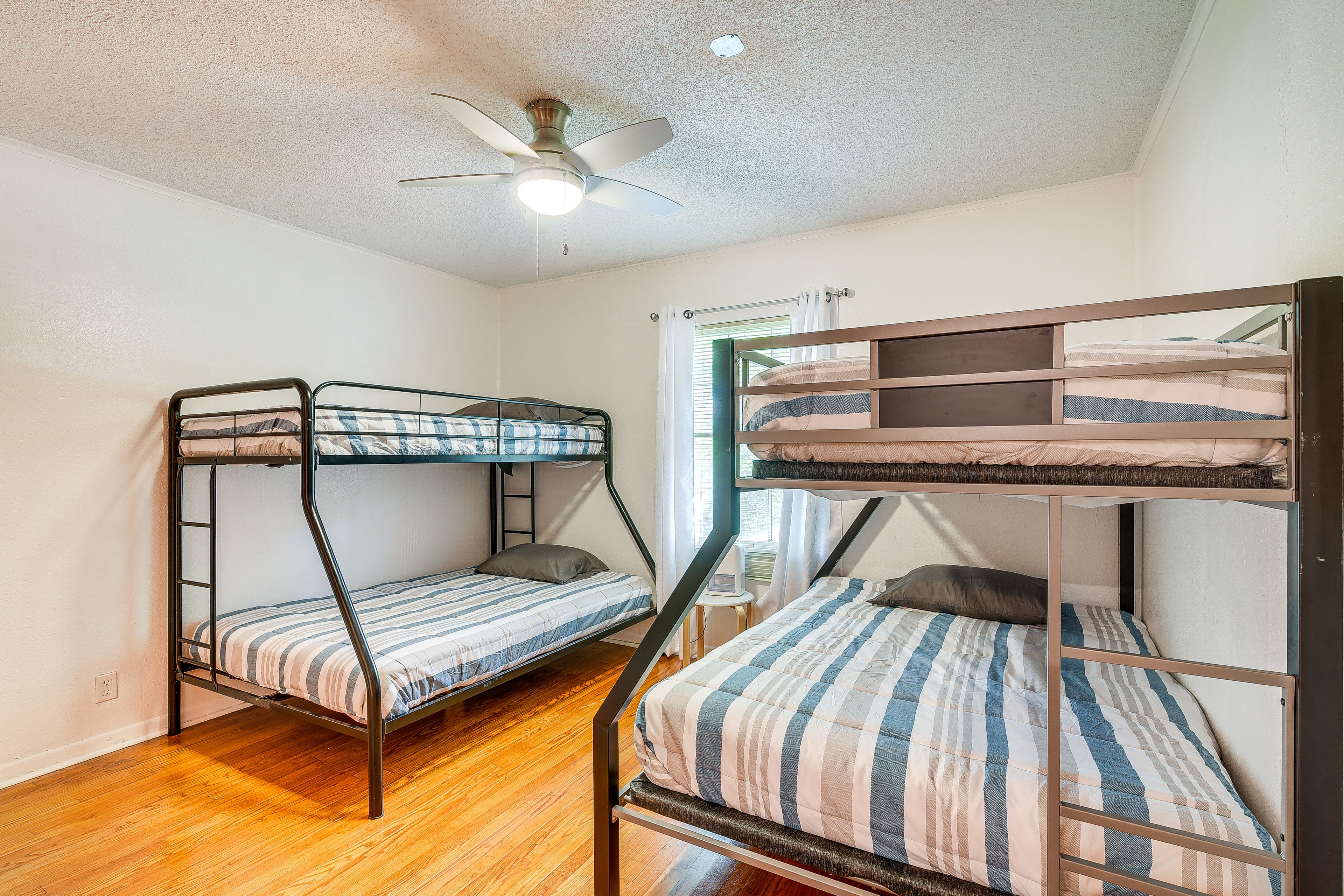 Bedroom 3 | 2 Twin/Full Bunk Beds