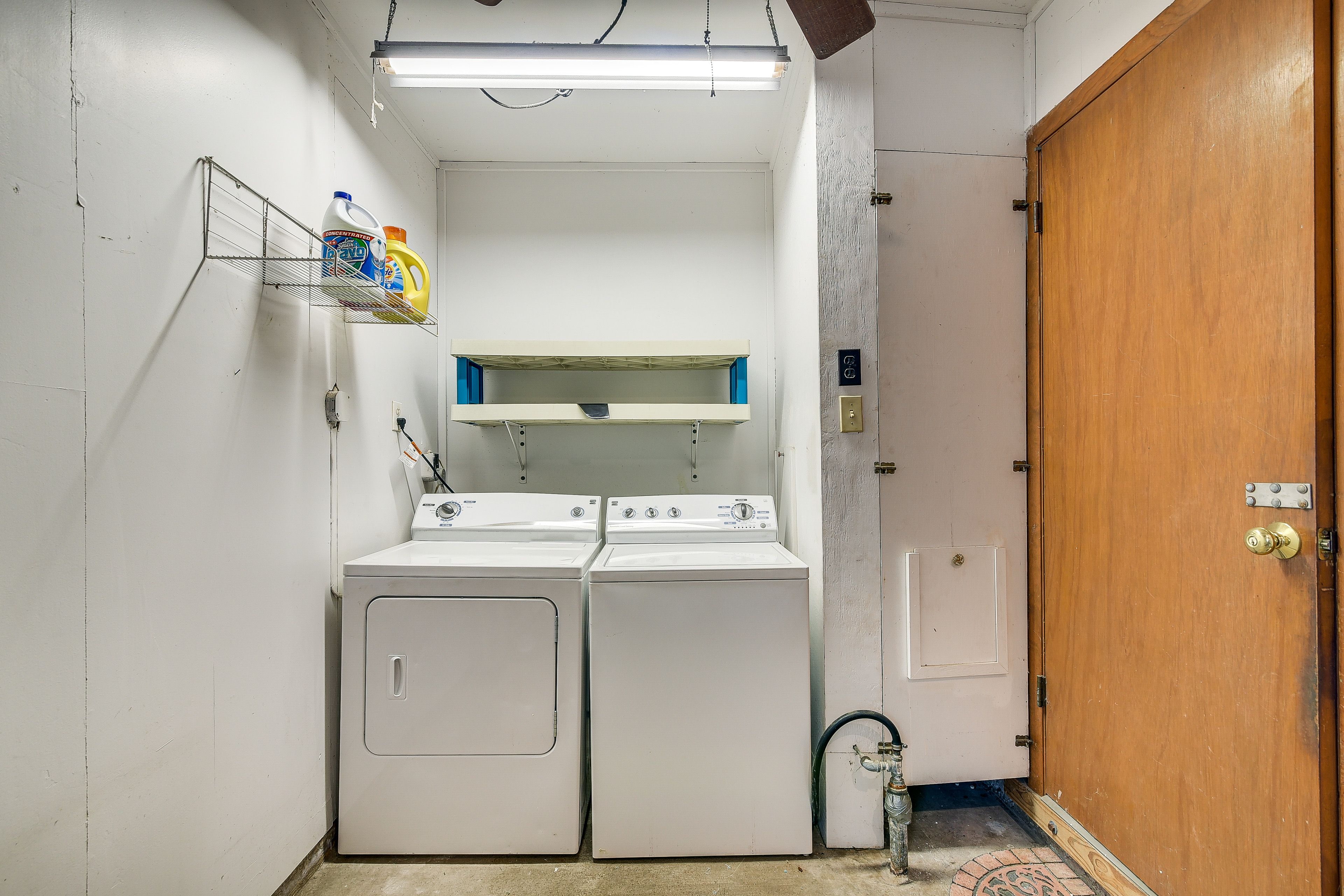 Washer & Dryer | Detergent Provided