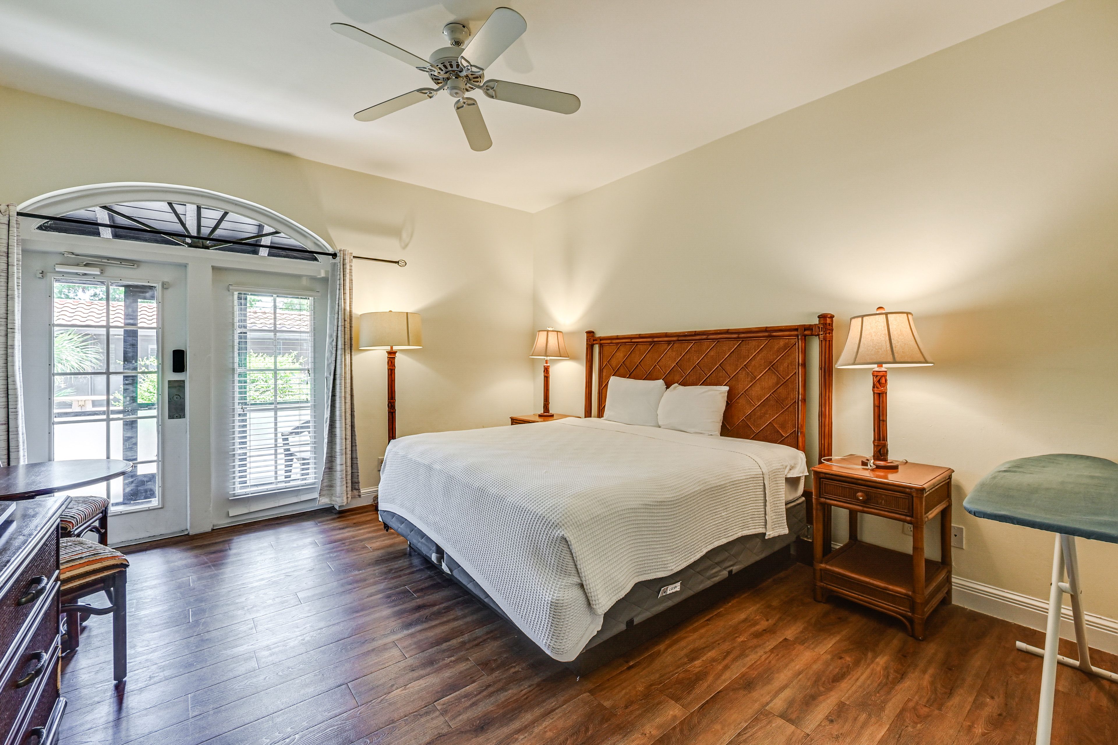 Sleeping Accommodations | King Bed | Linens Provided