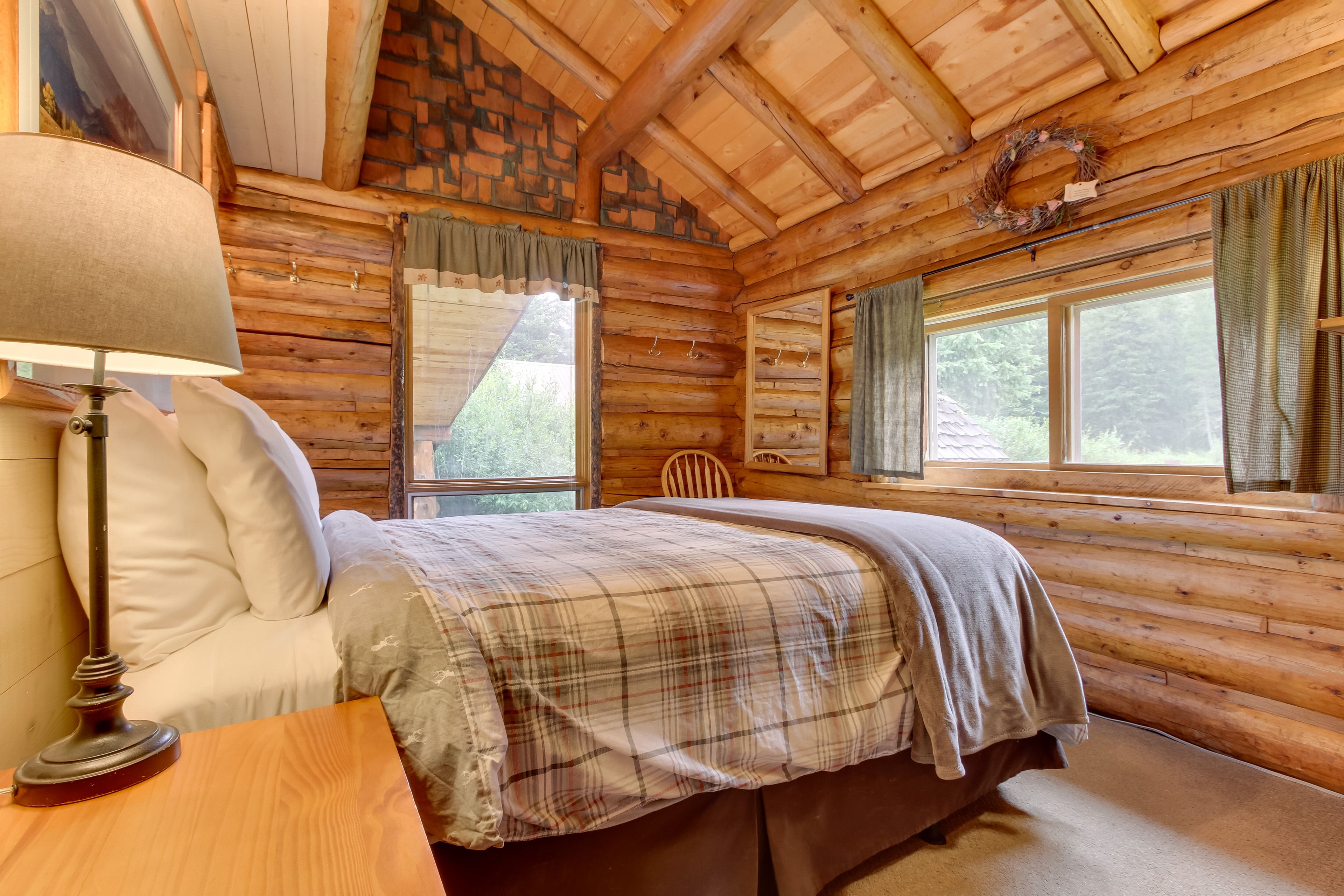 Bedroom 2 | Queen Bed