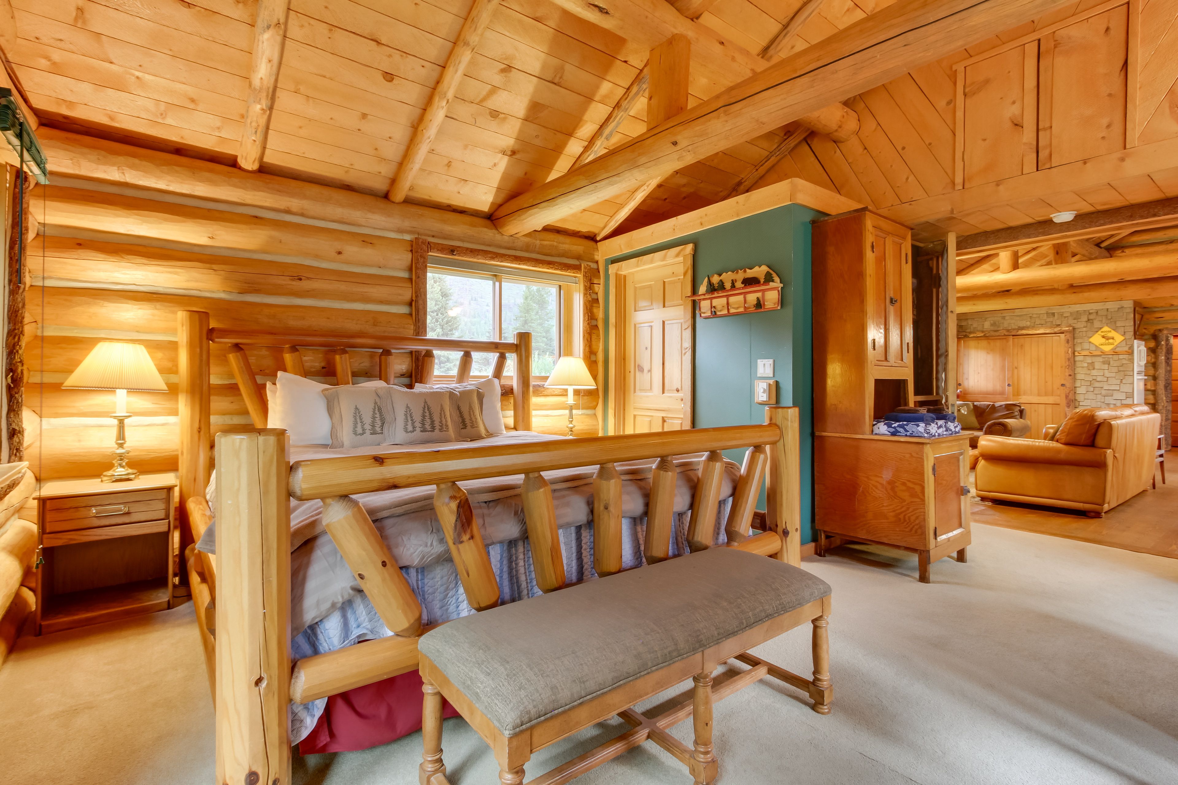 Bedroom 1 | King Bed | Linens Provided