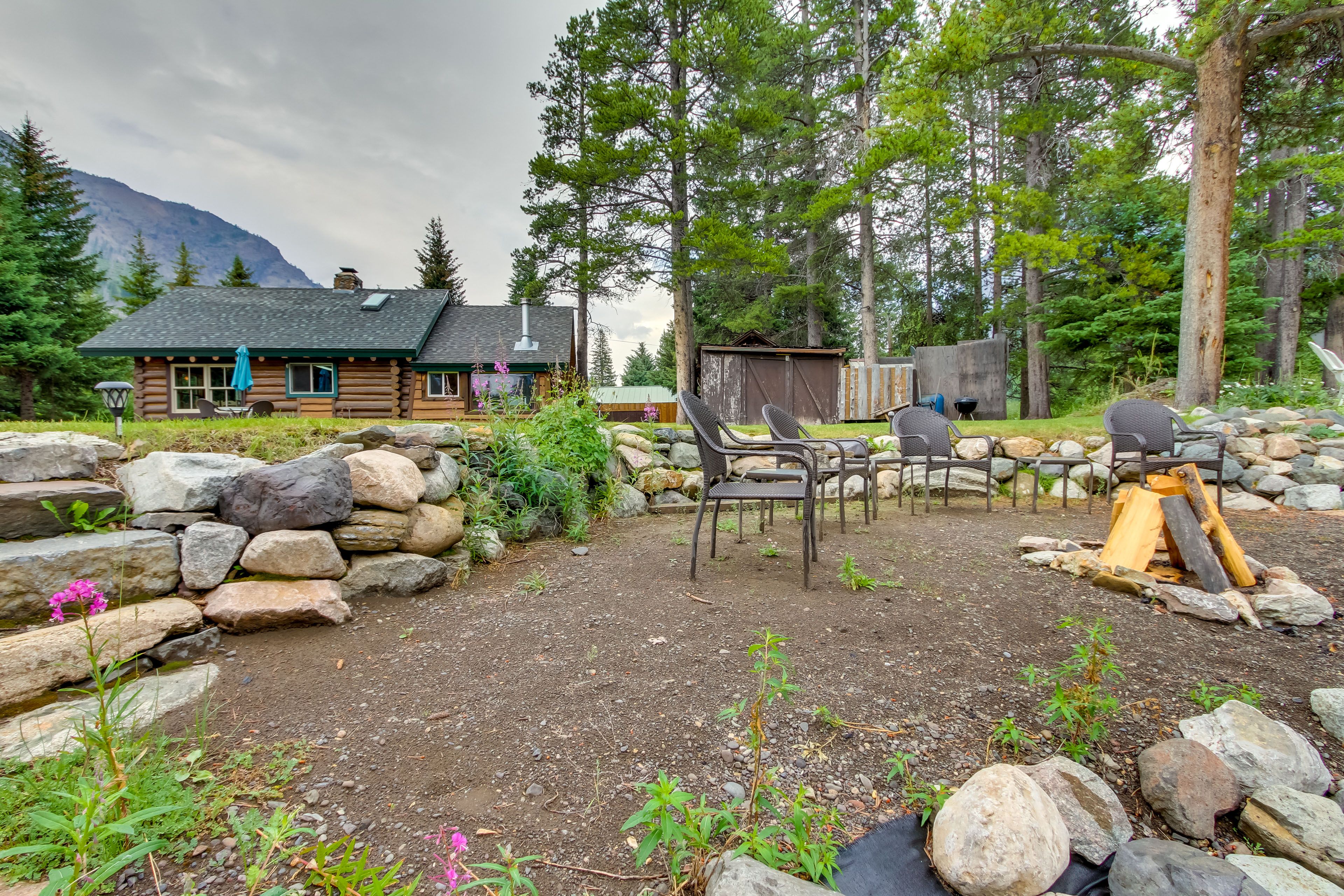 Fire Pit | Outdoor Seating