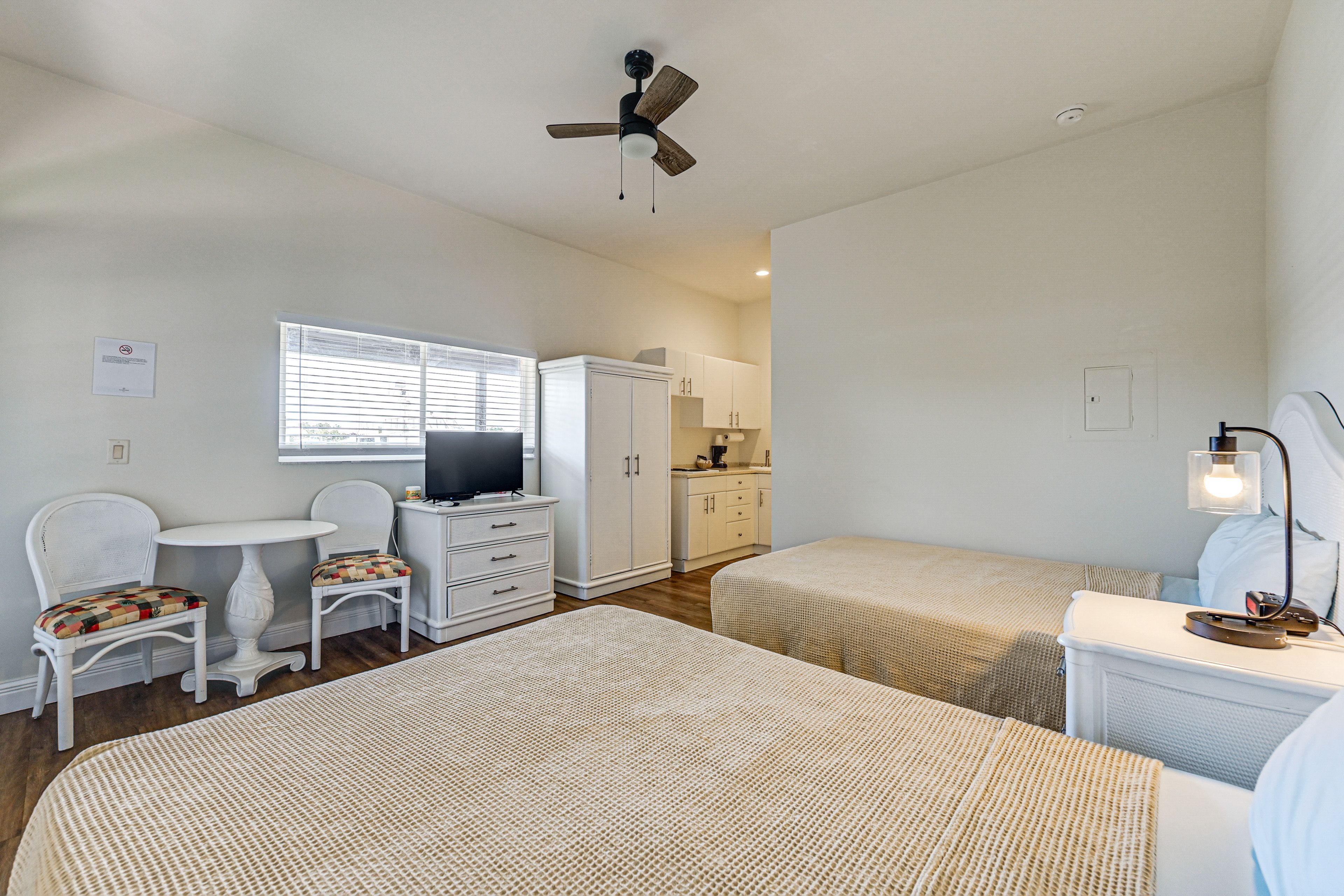 Naples Vacation Rental | Studio | 1BA | Step-Free Access | 280 Sq Ft