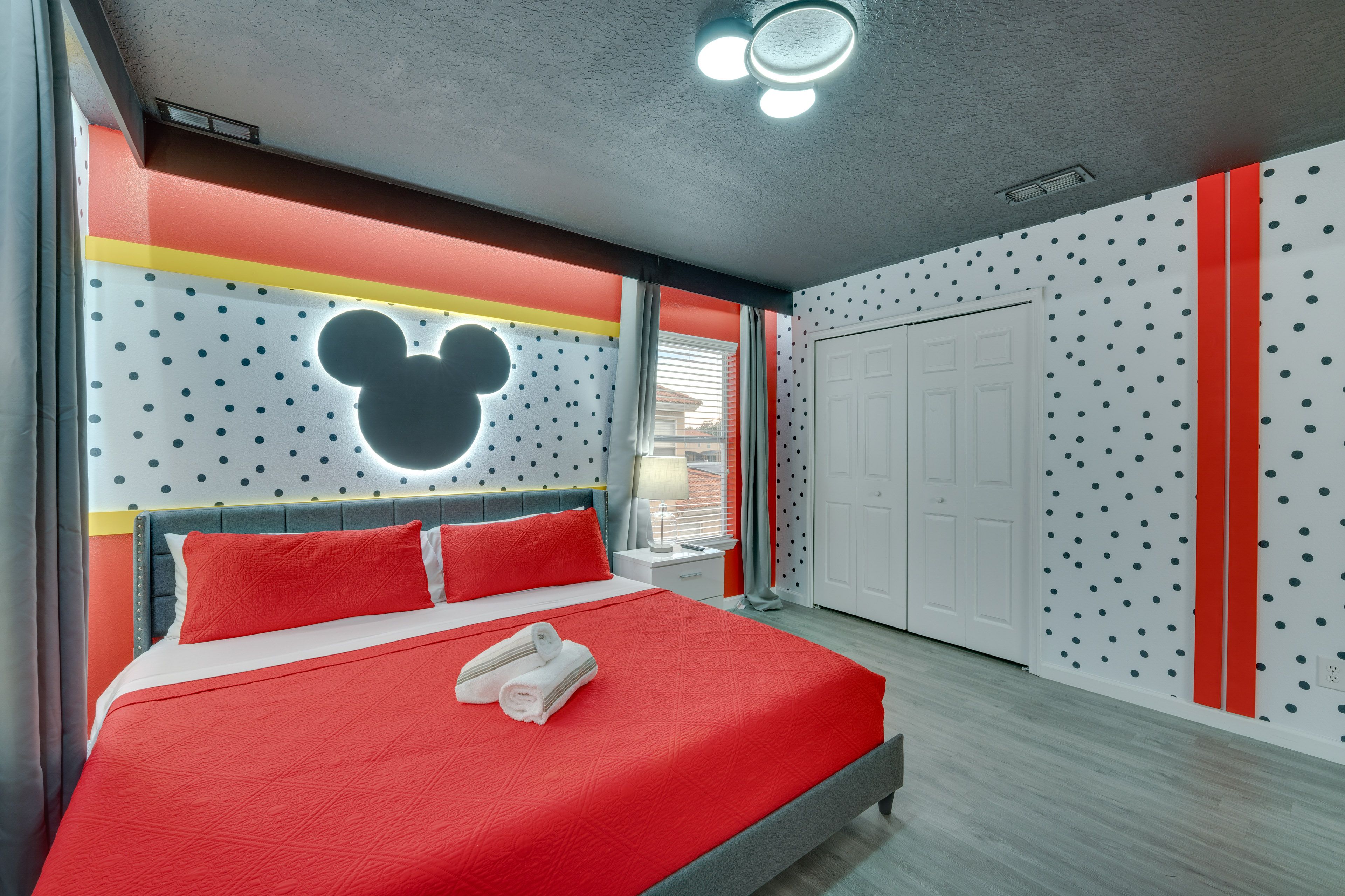 Bedroom 2 | King Bed