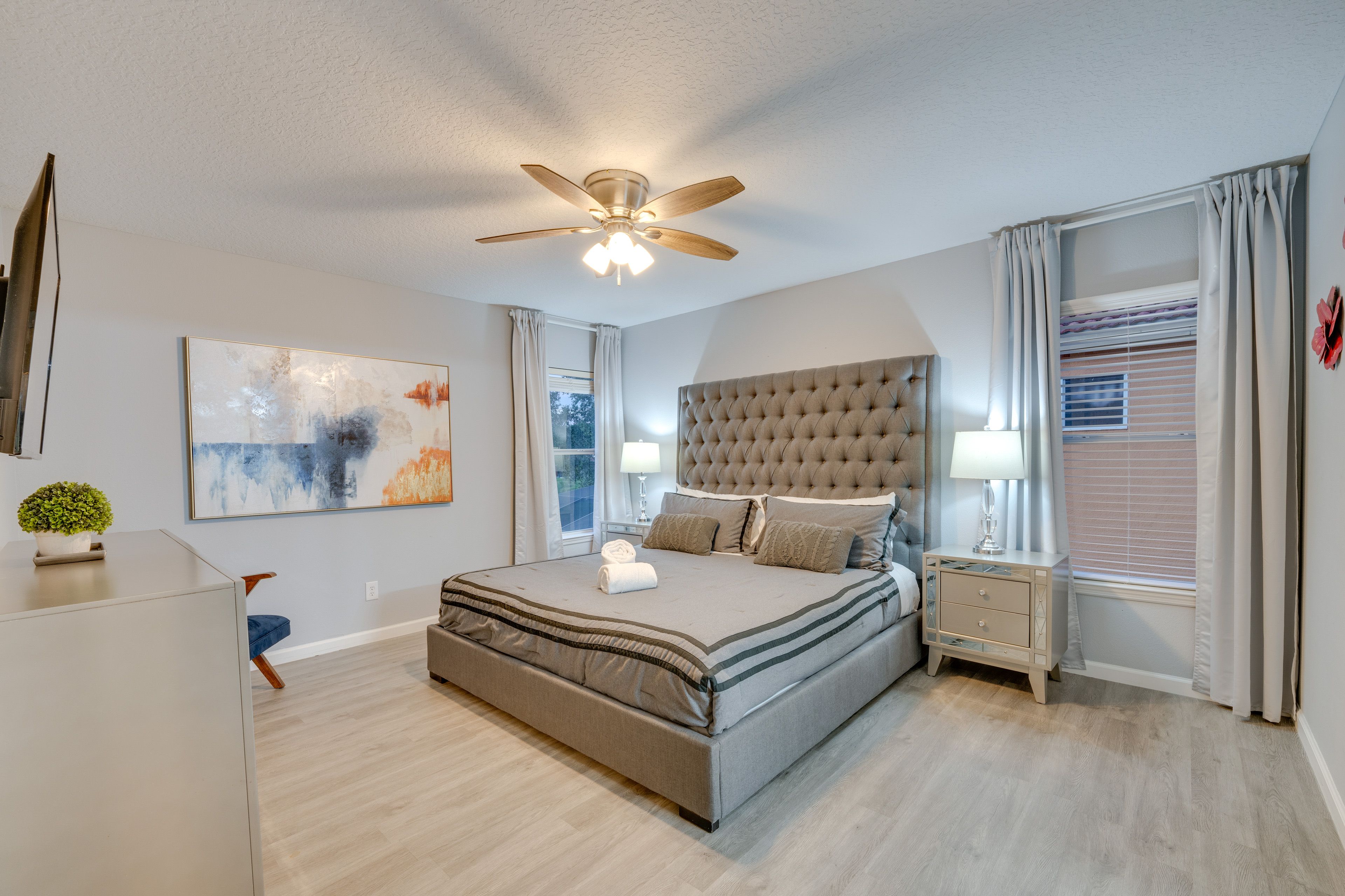 Bedroom 1 | King Bed | Linens & Towels Provided