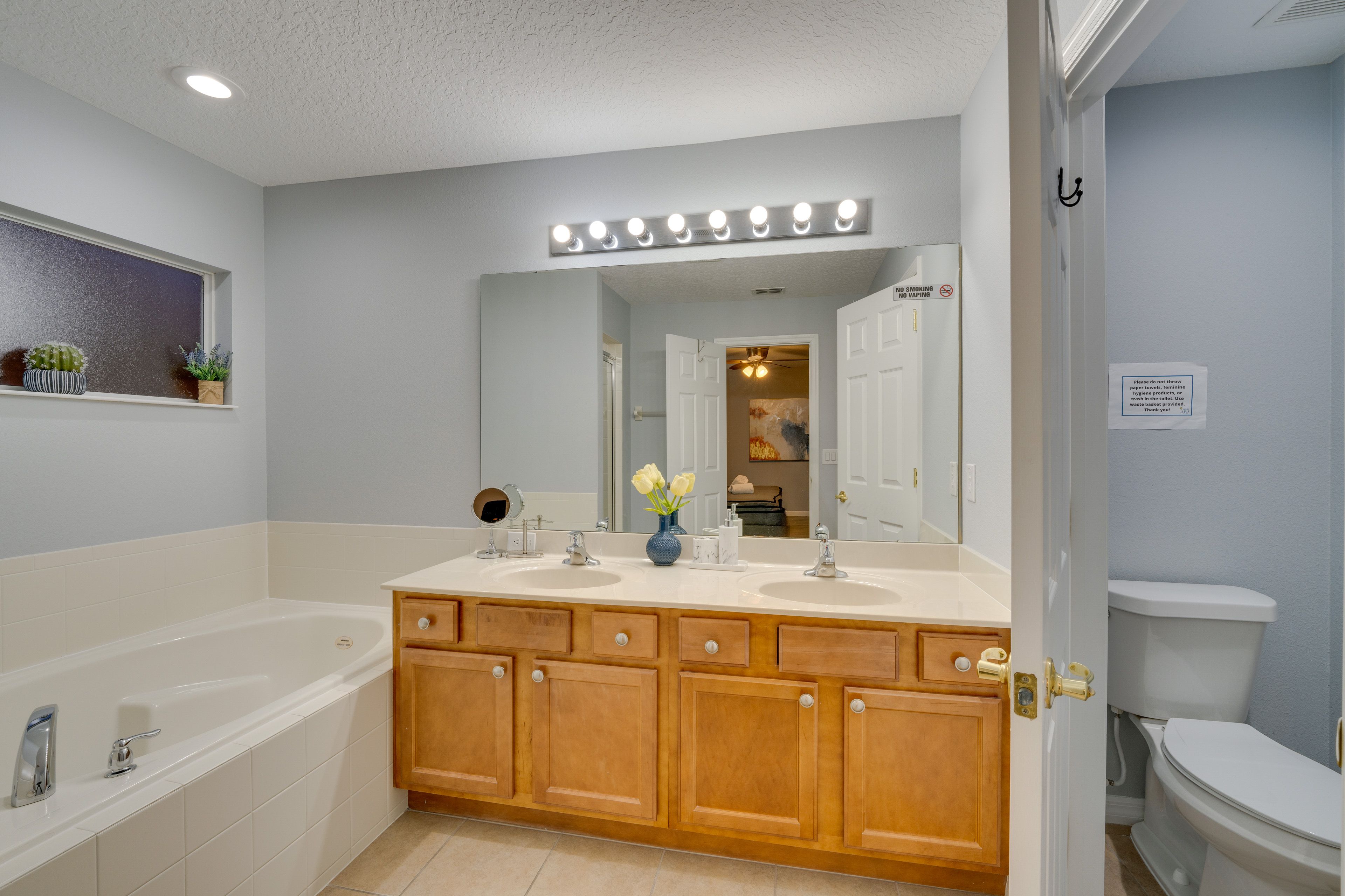 Full Bathroom | Complimentary Toiletries