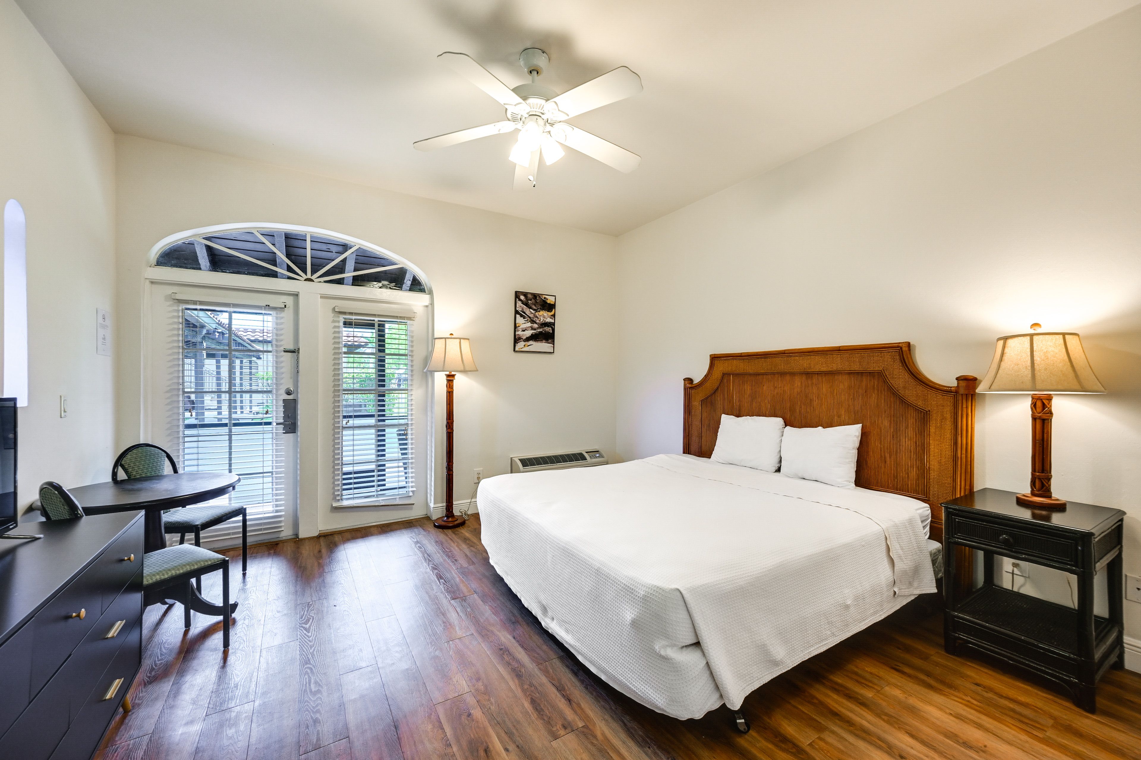 Naples Vacation Rental | Studio | 1BA | 280 Sq Ft | Step-Free Access