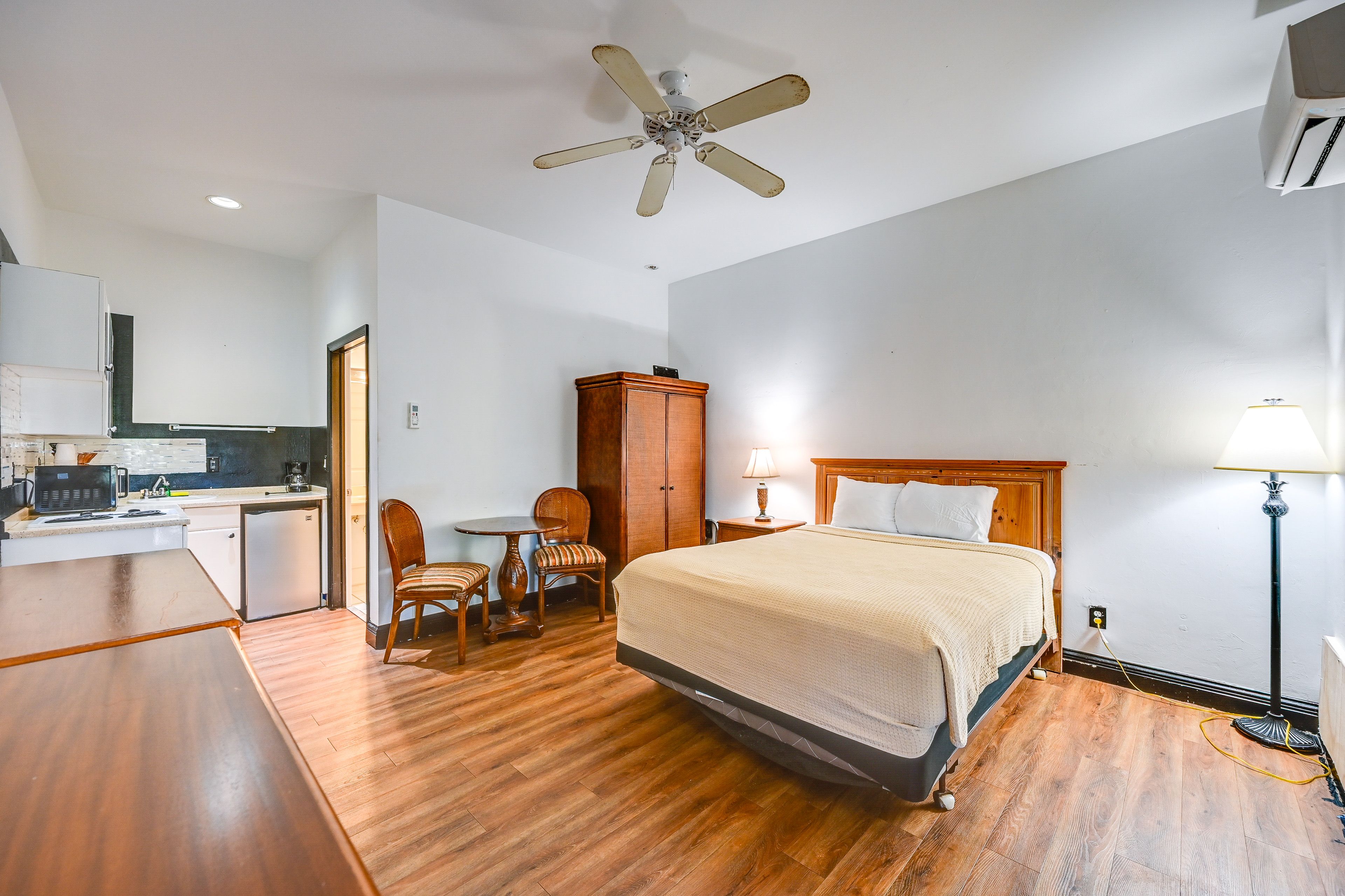 Studio | Queen Bed | Free WiFi | Window A/C Unit | Central Heat
