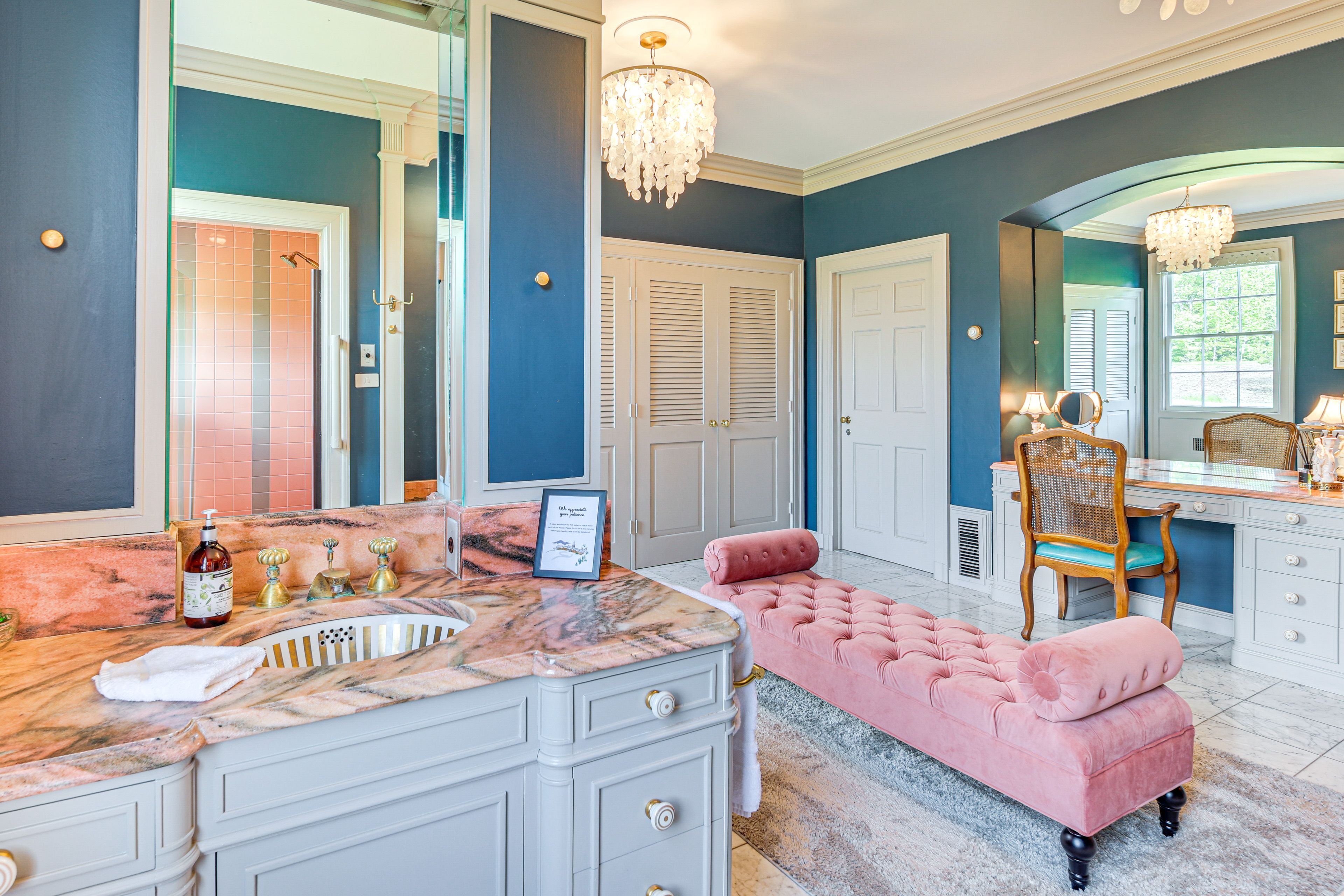 En-Suite Bathroom | 1st Floor | Towels Provided