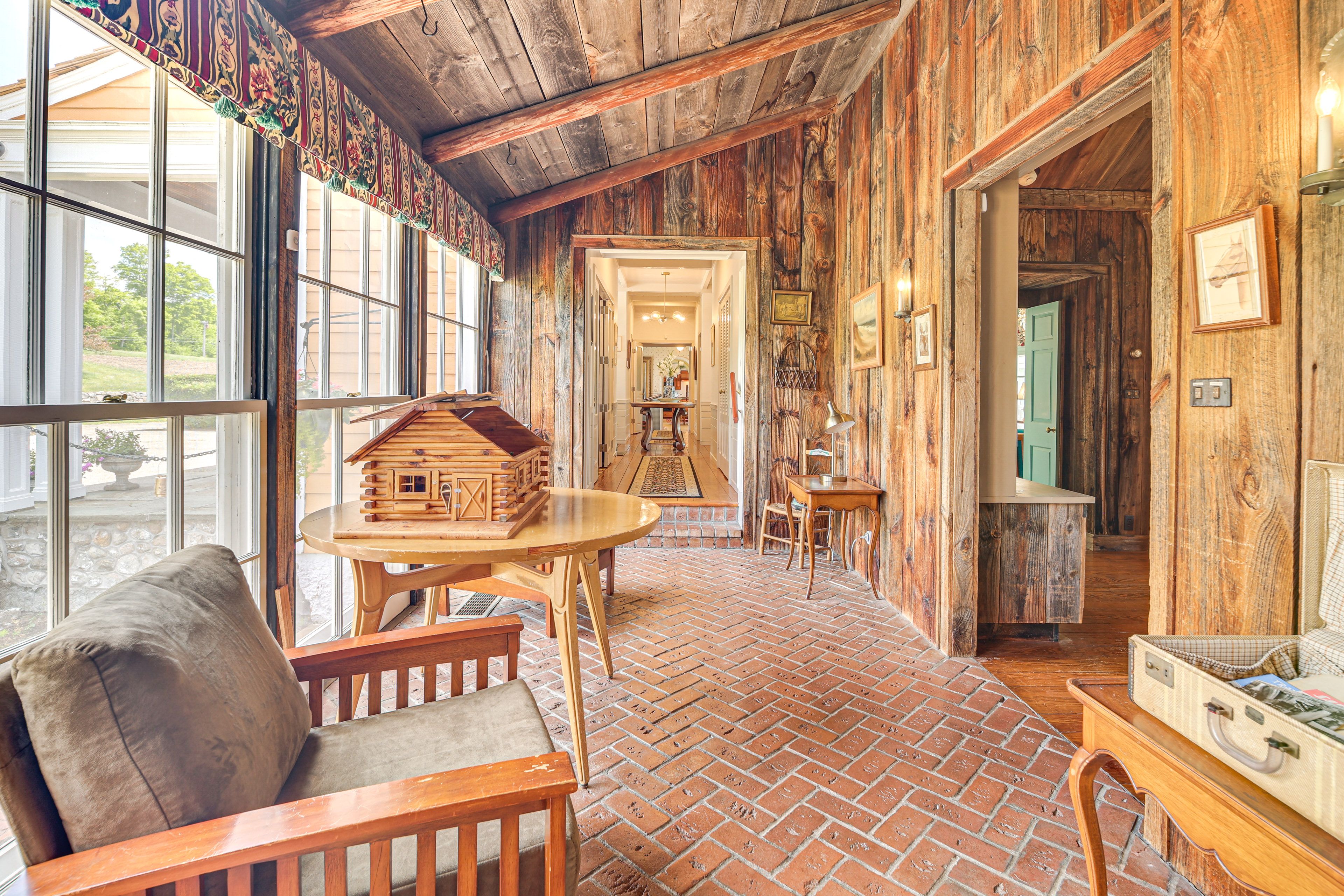 Sunroom | 1st Floor | Seating