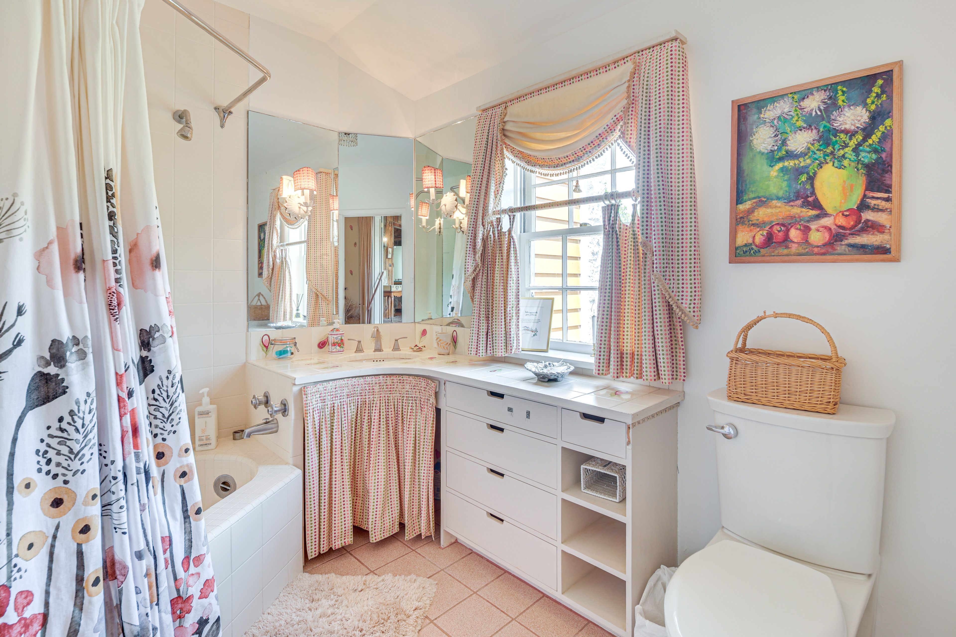 Full Bathroom | 1st Floor