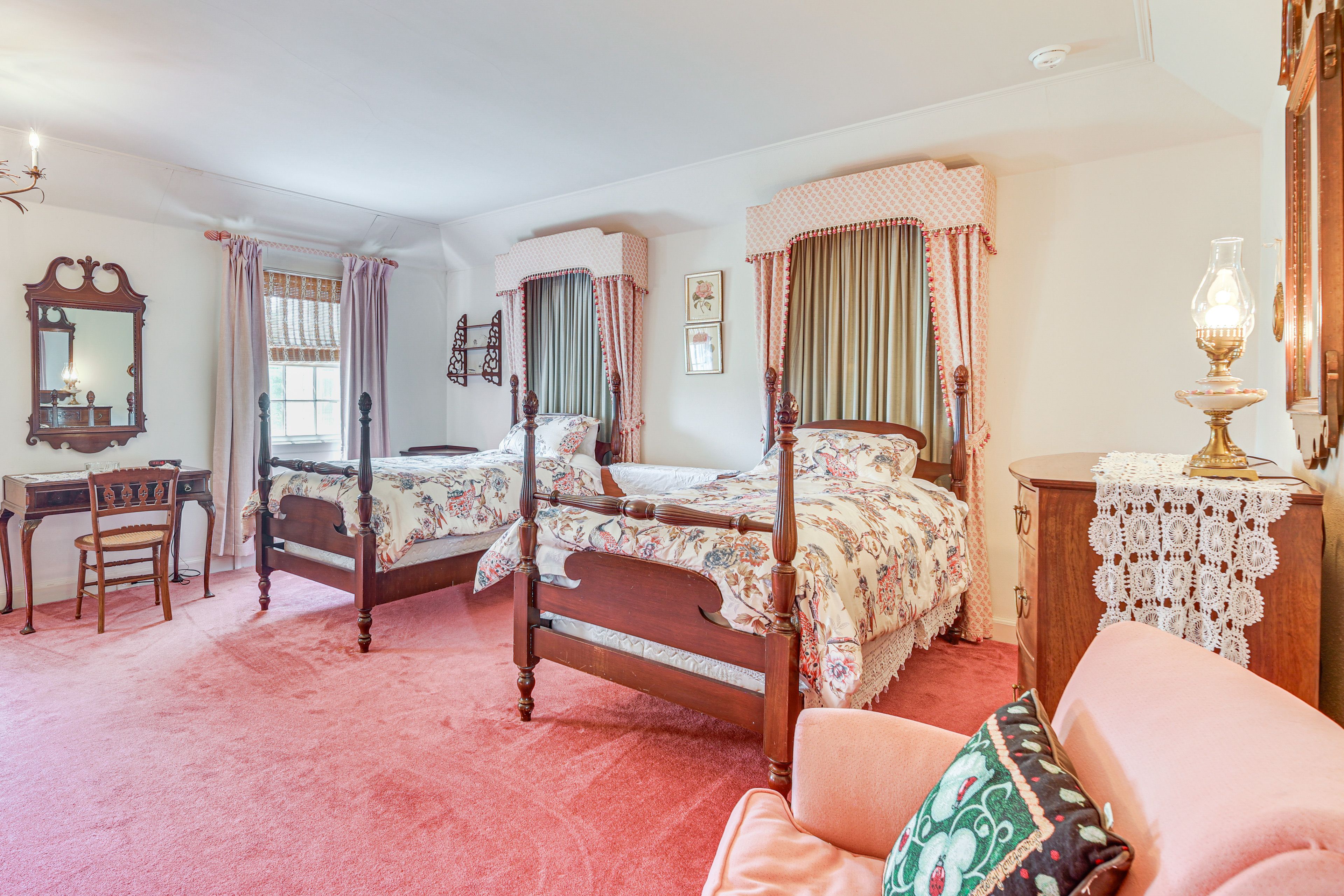 Bedroom 2 | 1st Floor | 2 Twin Beds