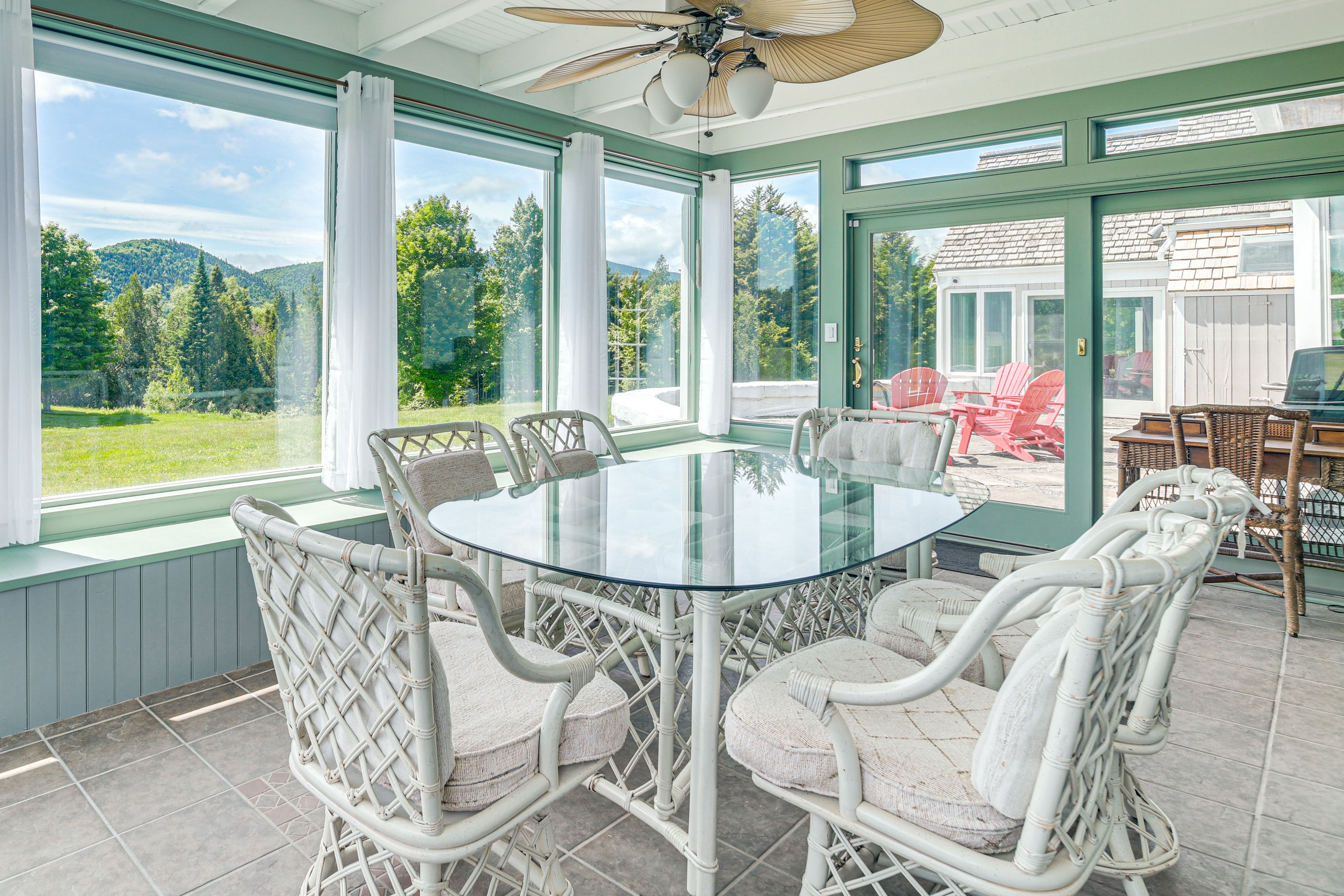 Enclosed Porch | Dining Area